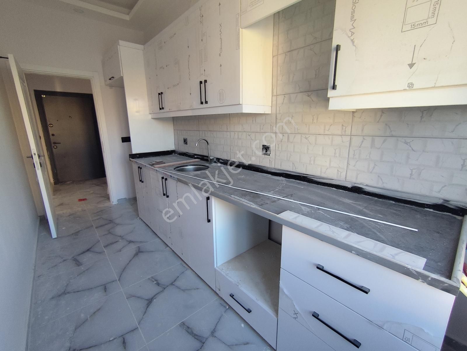 Acar Emlaktan Çarşı Merkezde 80m2 1+1 Çift Cepheli Büro Ofis - Görsel 9