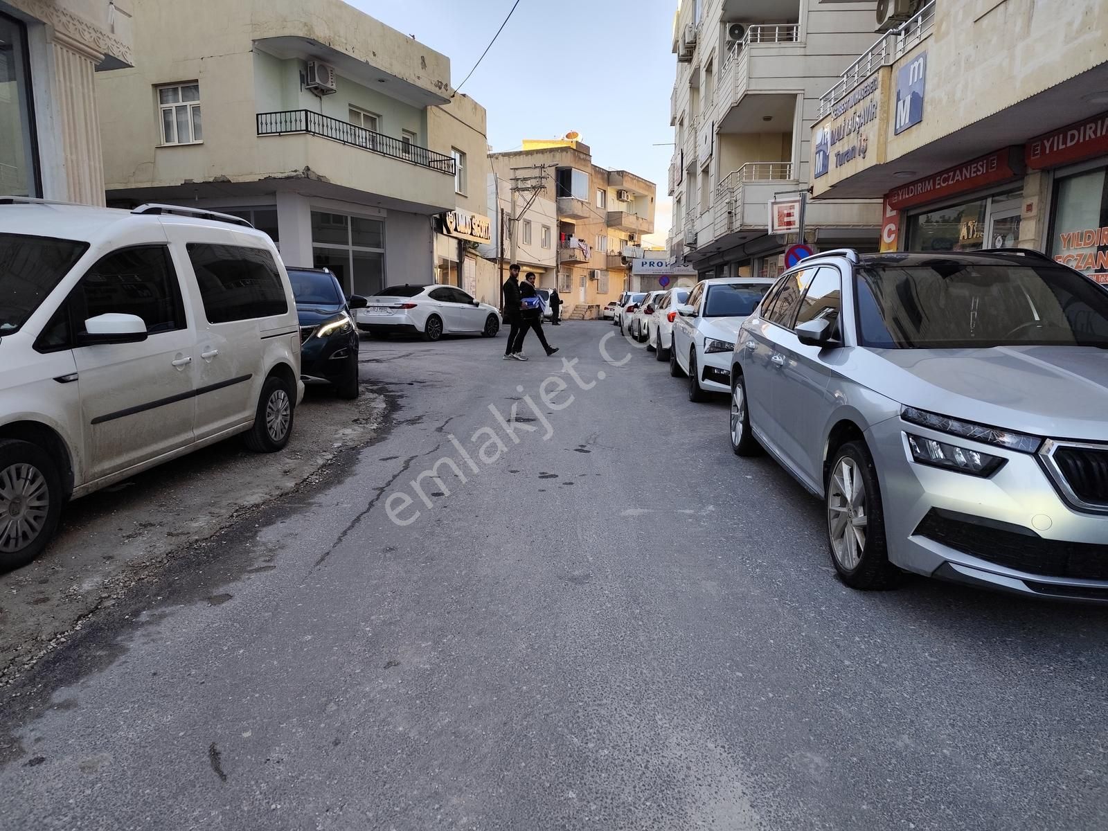 Acar Emlaktan Çarşı Merkezde 80m2 1+1 Çift Cepheli Büro Ofis - Görsel 25