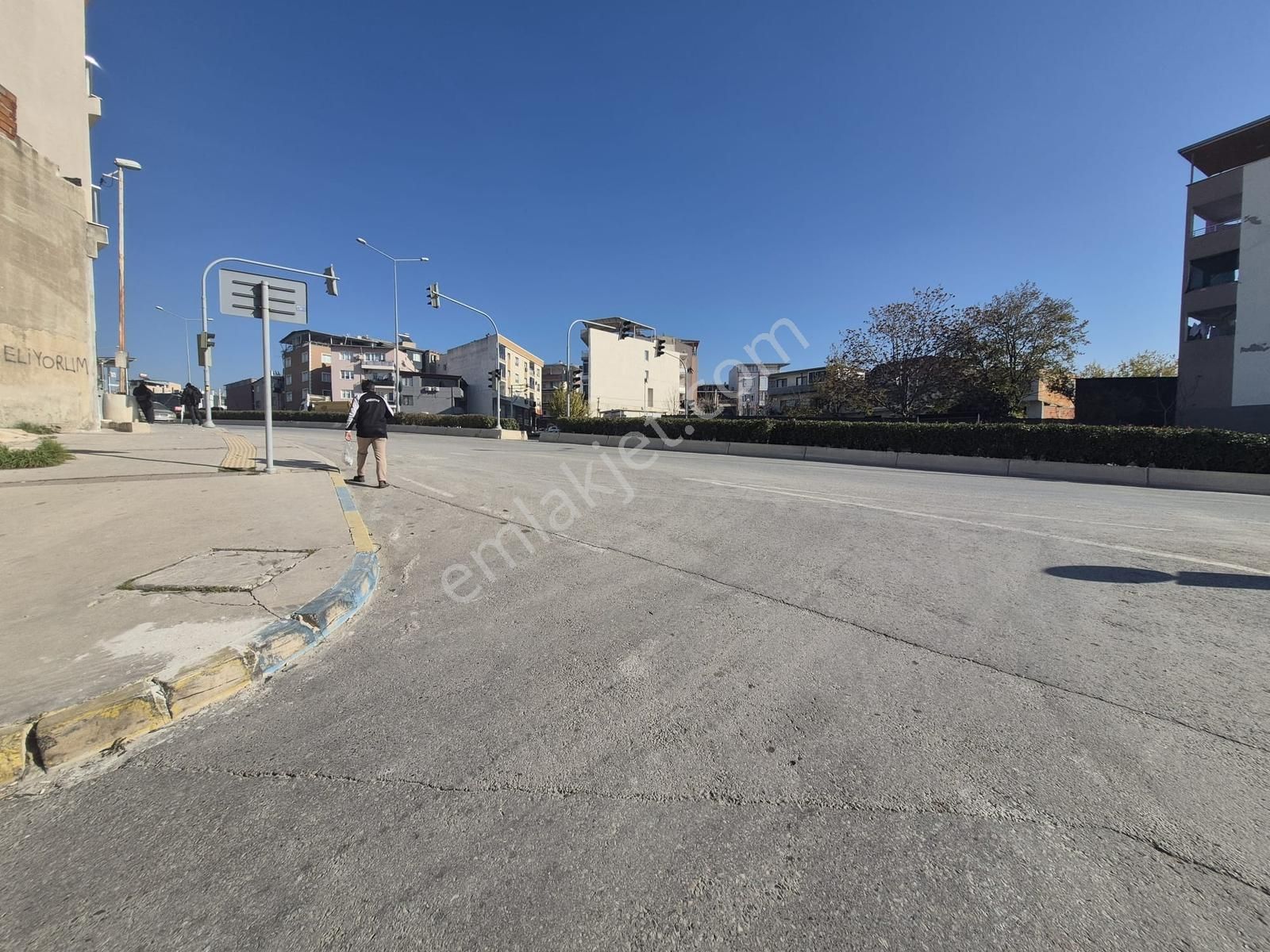 Buca Çamlık Mahallesinde/uçanyol Yanı/50m2wcli/dükkan - Görsel 7