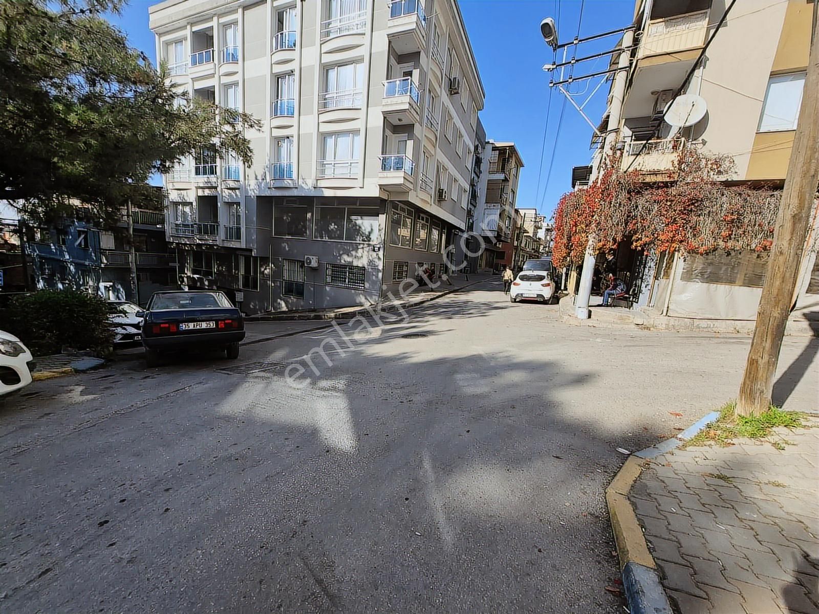 Buca Çamlık Mahallesinde/uçanyol Yanı/50m2wcli/dükkan - Görsel 2