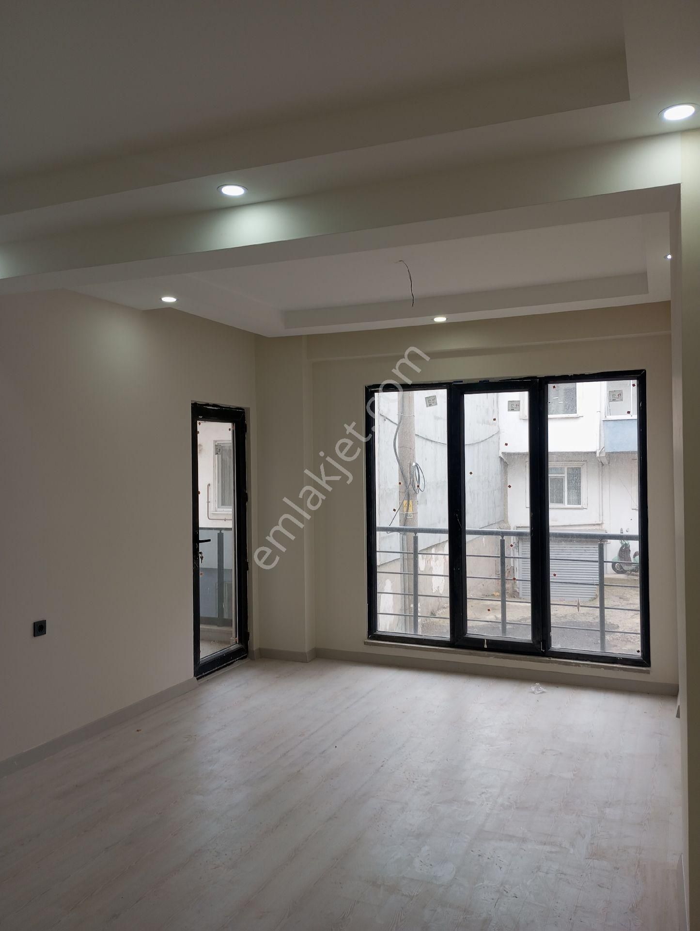 Çevre Yolu Karşısı, Bayburtlular Derneginin Üzerinde 2+1 Satılık Ferah Daire