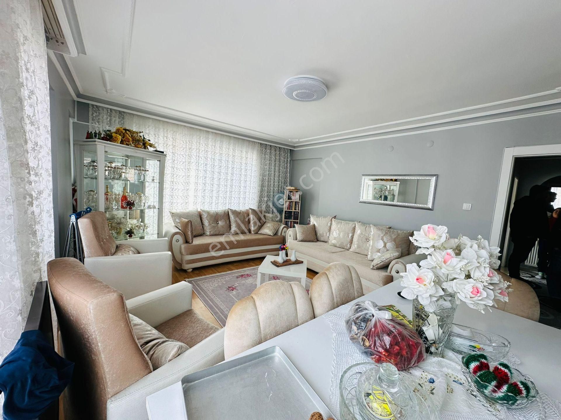 Bostancık Caddesi Dibi Asansörlü Full Yapılı 3+1 Katta Satılık Daire !! - Görsel 2