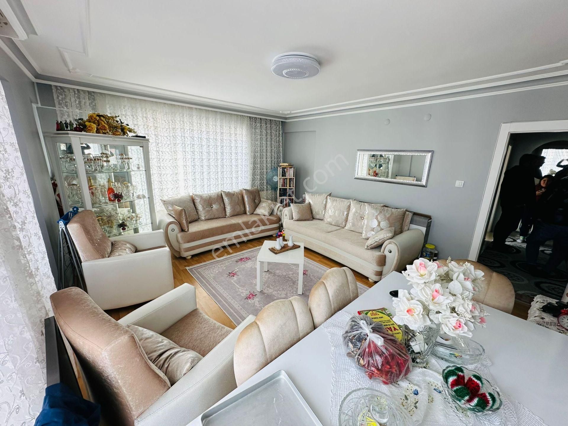 Bostancık Caddesi Dibi Asansörlü Full Yapılı 3+1 Katta Satılık Daire !! - Görsel 3