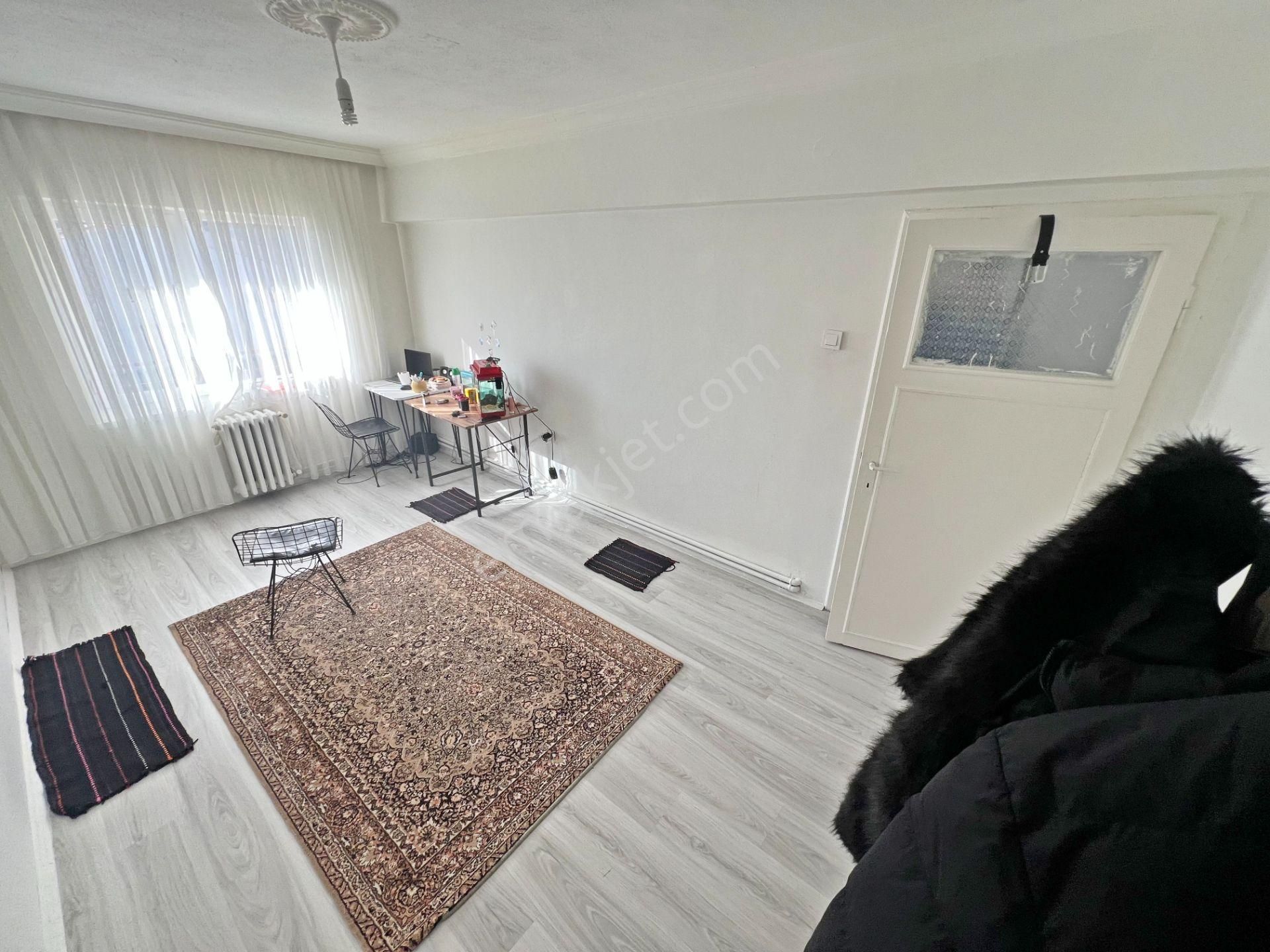 İncirli Refik Saydam Caddesi Yanı Yüksek Giriş 2+1 Bağımsız Salon Balkonlu Satılık Daire - Görsel 4