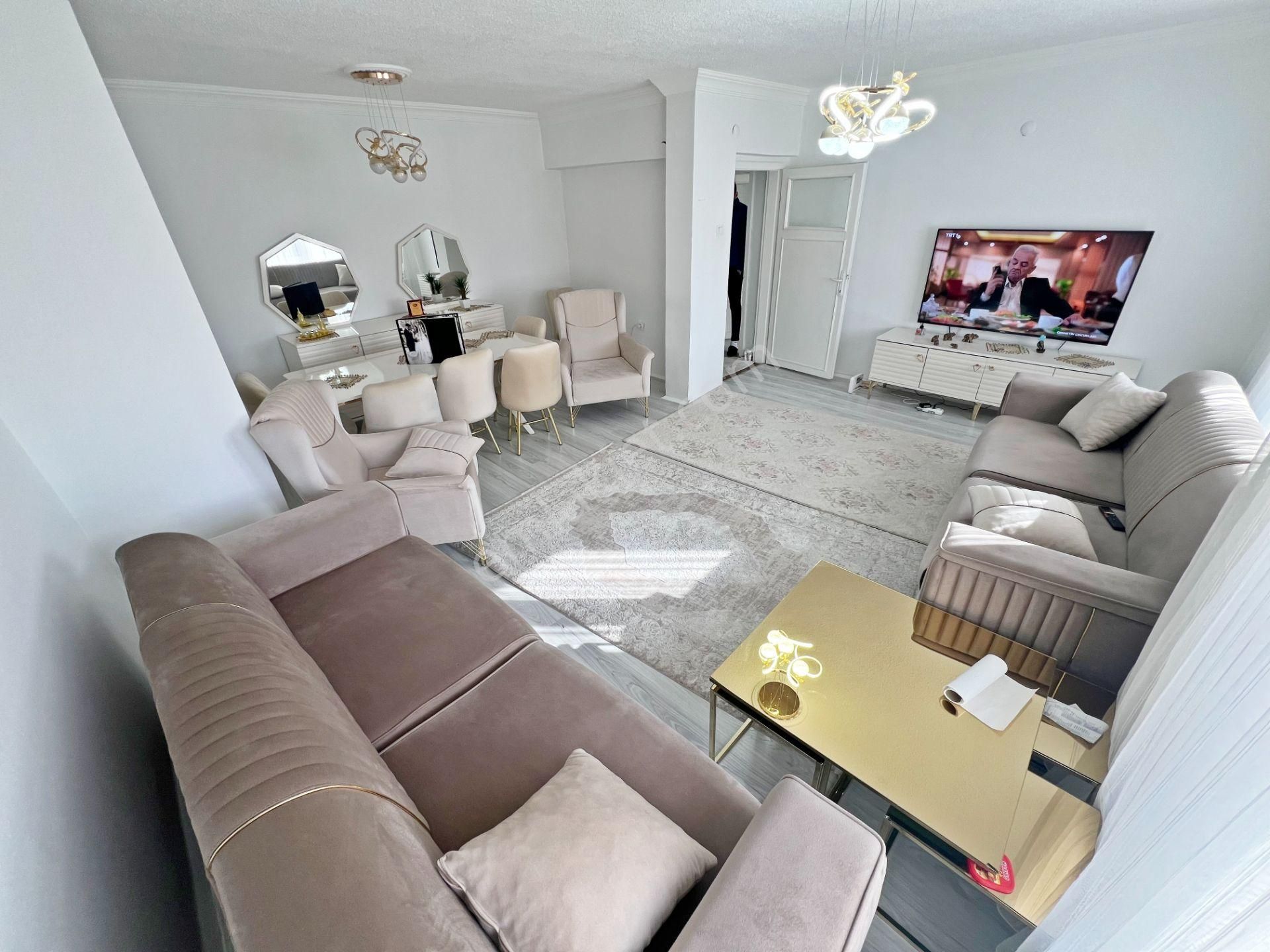 İncirli Refik Saydam Caddesi Yanı Yüksek Giriş 2+1 Bağımsız Salon Balkonlu Satılık Daire