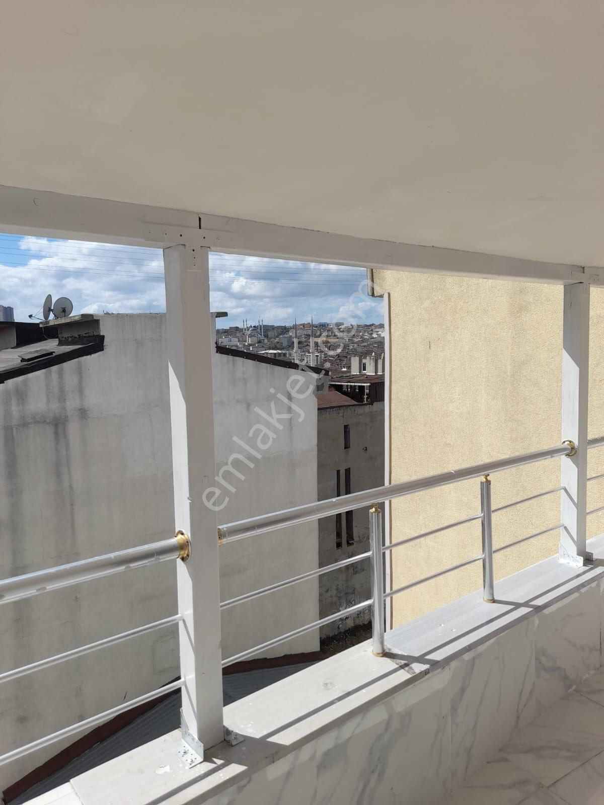 Çınar Mahallesinde İçi Sıfır Keyifli Teras - Görsel 10