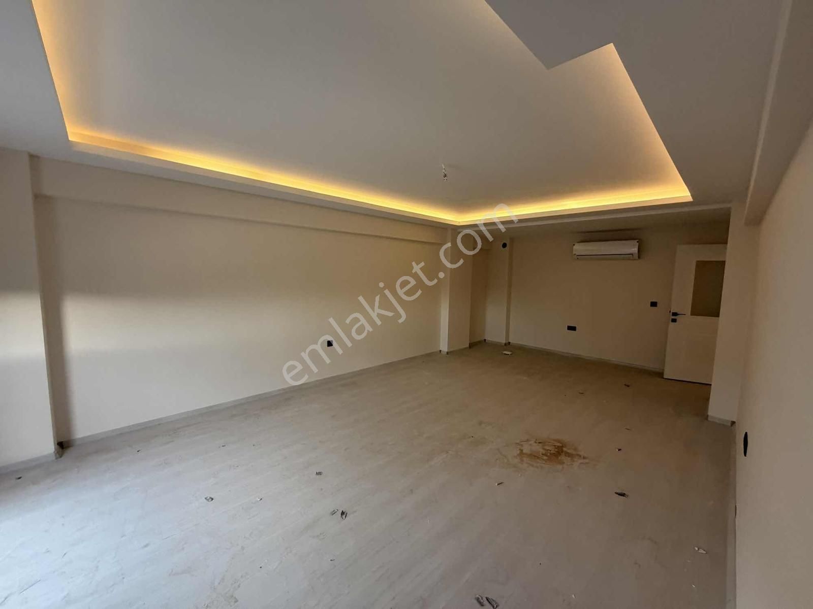 Uygan'dan Torbalı Mah. 3+1 135m² Giyinme Odalı Lüx İzban Dibi - Görsel 3