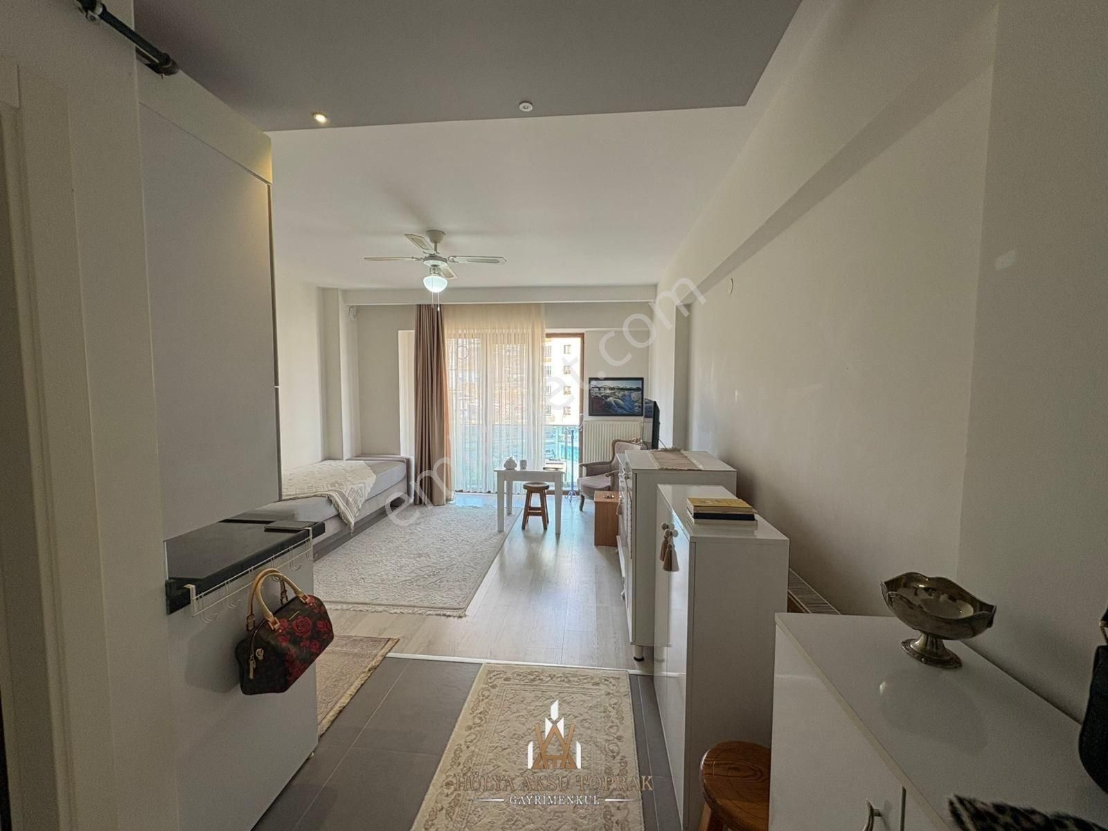 19 Mayıs Bulvarında Teraslı Lüks Satılık Stüdyo Daire