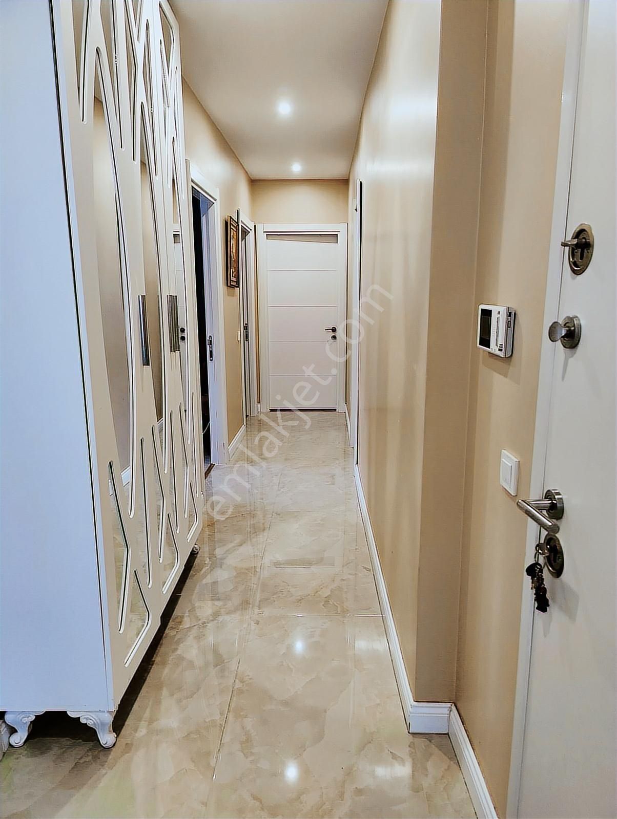 Zuhuratbaba'da Ebeveyn Banyolu 3+1ferah Daire !!! - Görsel 5