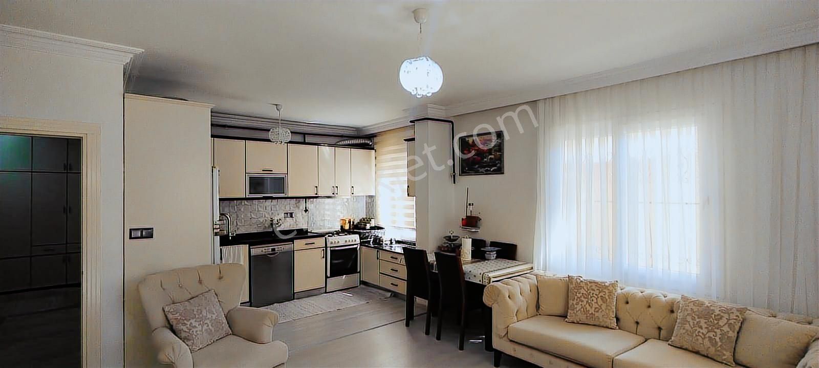 Aydınlıkevler'de Masrafsız Geniş Giriş Kat Satılık 2+1 Daire - Görsel 12
