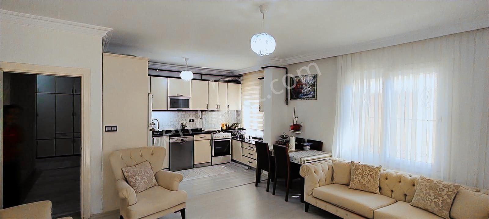 Aydınlıkevler'de Masrafsız Geniş Giriş Kat Satılık 2+1 Daire - Görsel 5