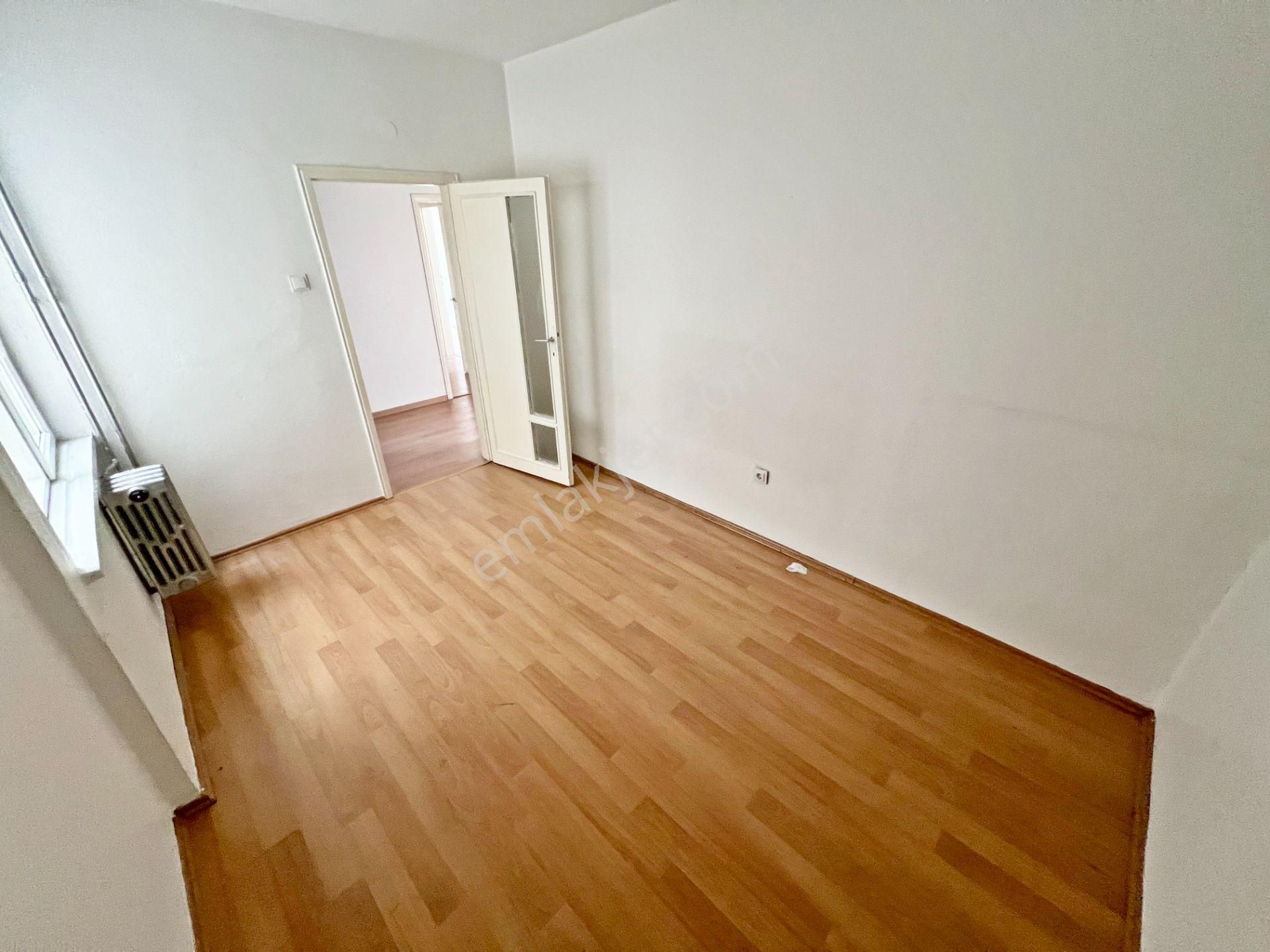 Aşağı Eğlence Mah. Feneryolu Sokak'ta 1.katta Orjinal Bağımsız Salon 3+1 Güney Doğu Cephe - Görsel 27
