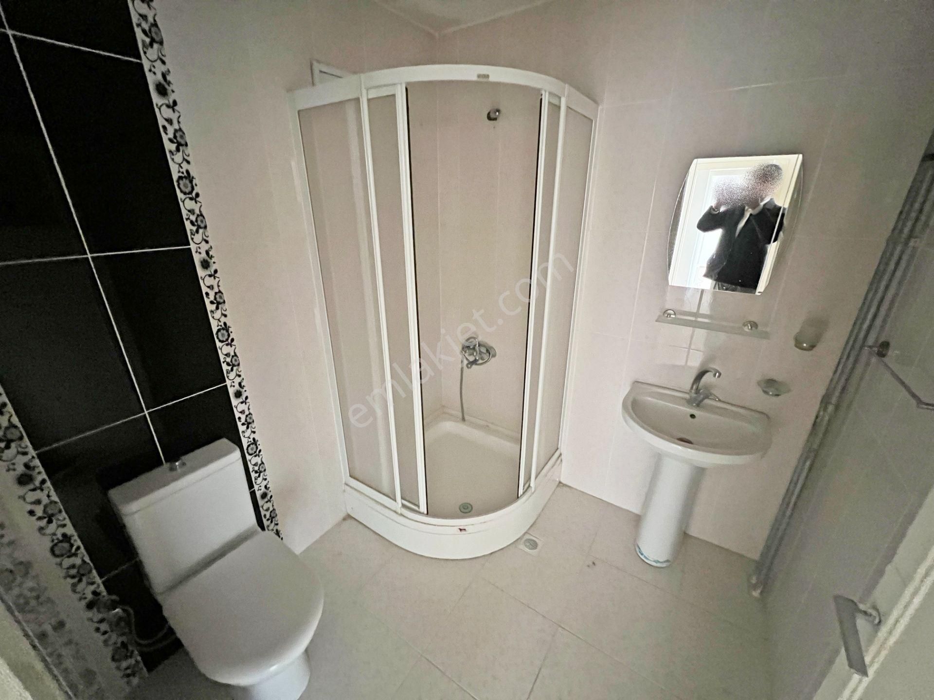 Aşağı Eğlence Mah. Feneryolu Sokak'ta 1.katta Orjinal Bağımsız Salon 3+1 Güney Doğu Cephe - Görsel 22