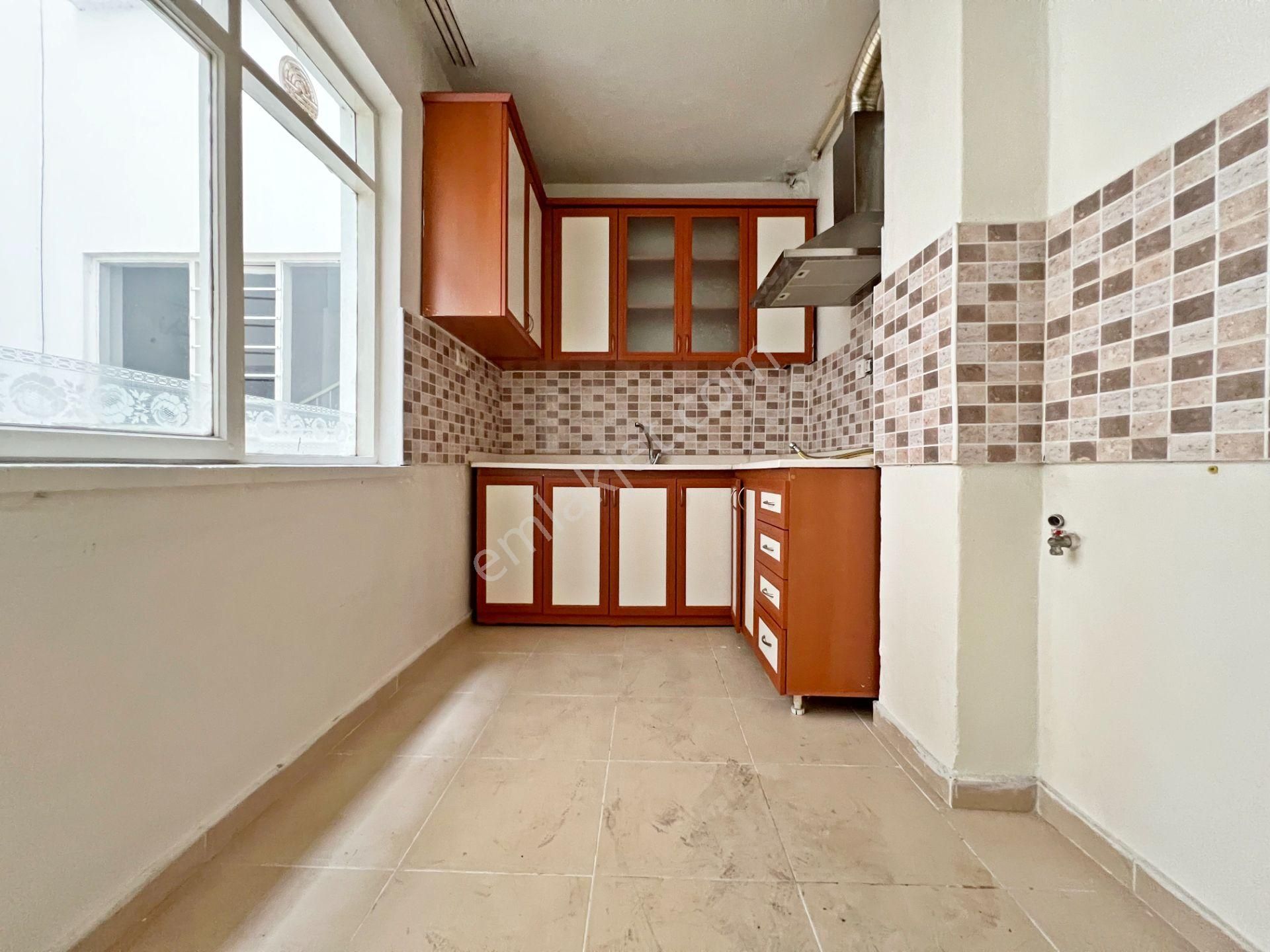 Aşağı Eğlence Mah. Feneryolu Sokak'ta 1.katta Orjinal Bağımsız Salon 3+1 Güney Doğu Cephe - Görsel 32