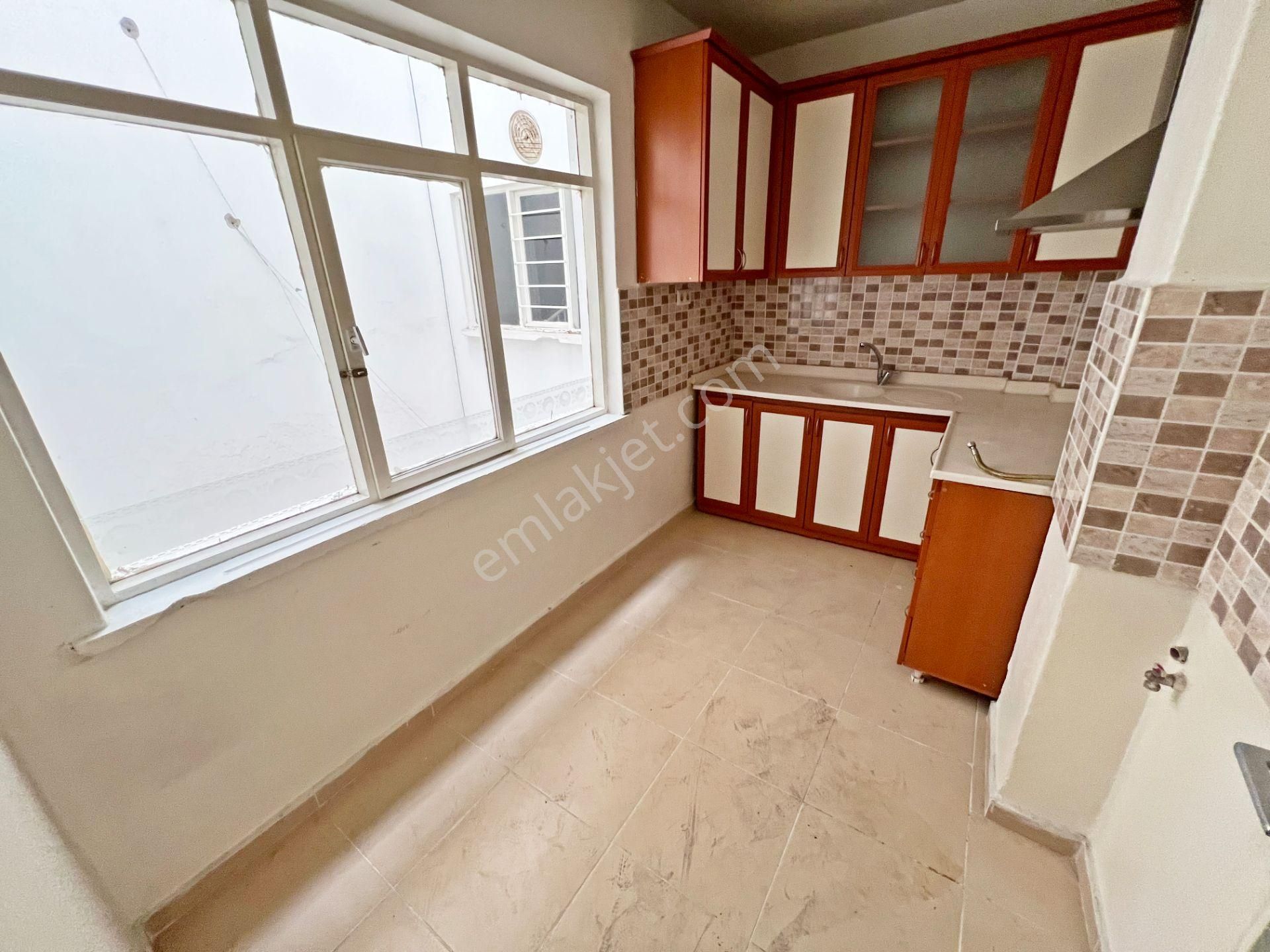 Aşağı Eğlence Mah. Feneryolu Sokak'ta 1.katta Orjinal Bağımsız Salon 3+1 Güney Doğu Cephe - Görsel 30