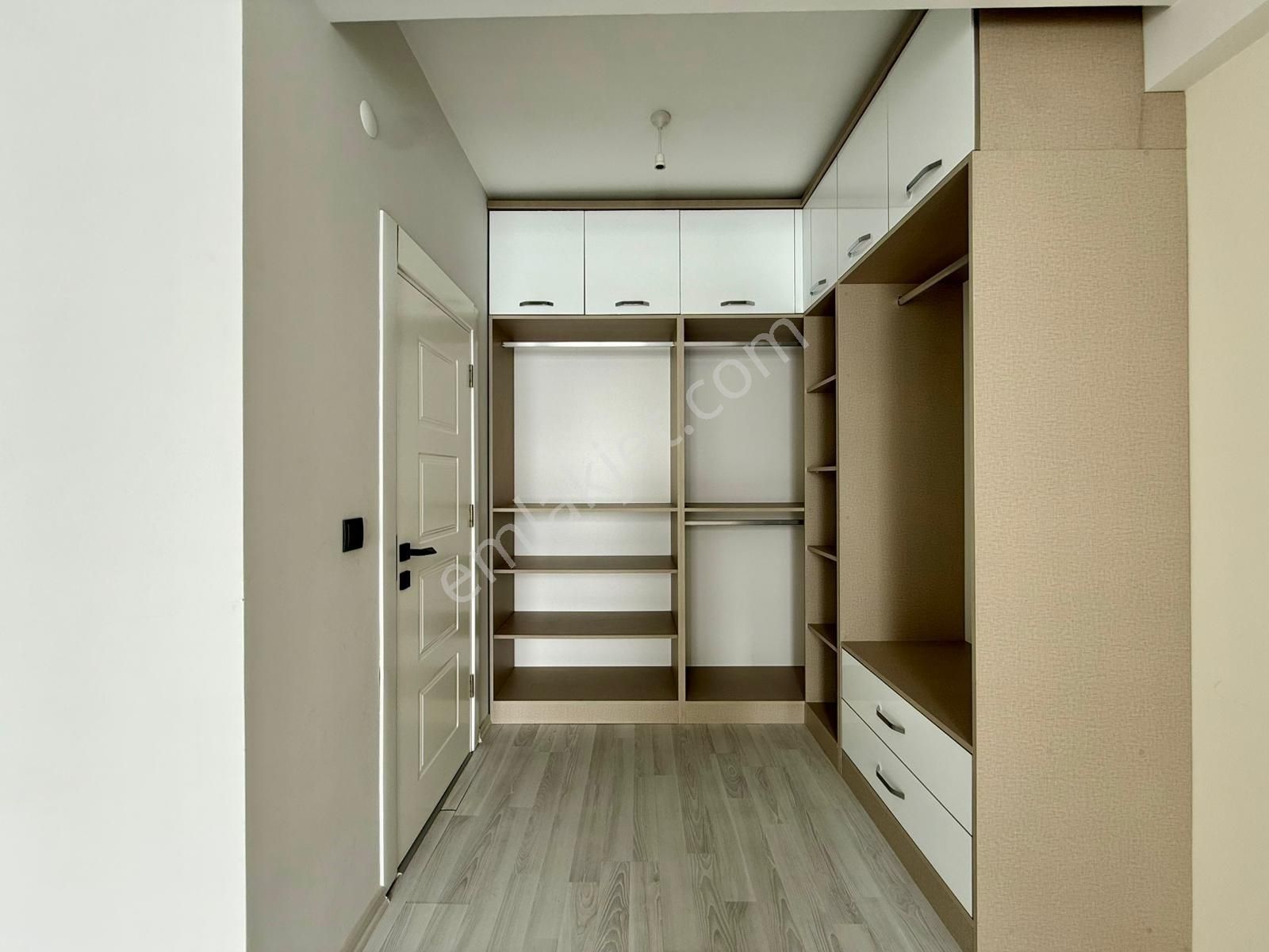 Acill..!ahievran 3+1 Giyinme Odalı Sıfır Ayarında Oturulur Daire - Görsel 4