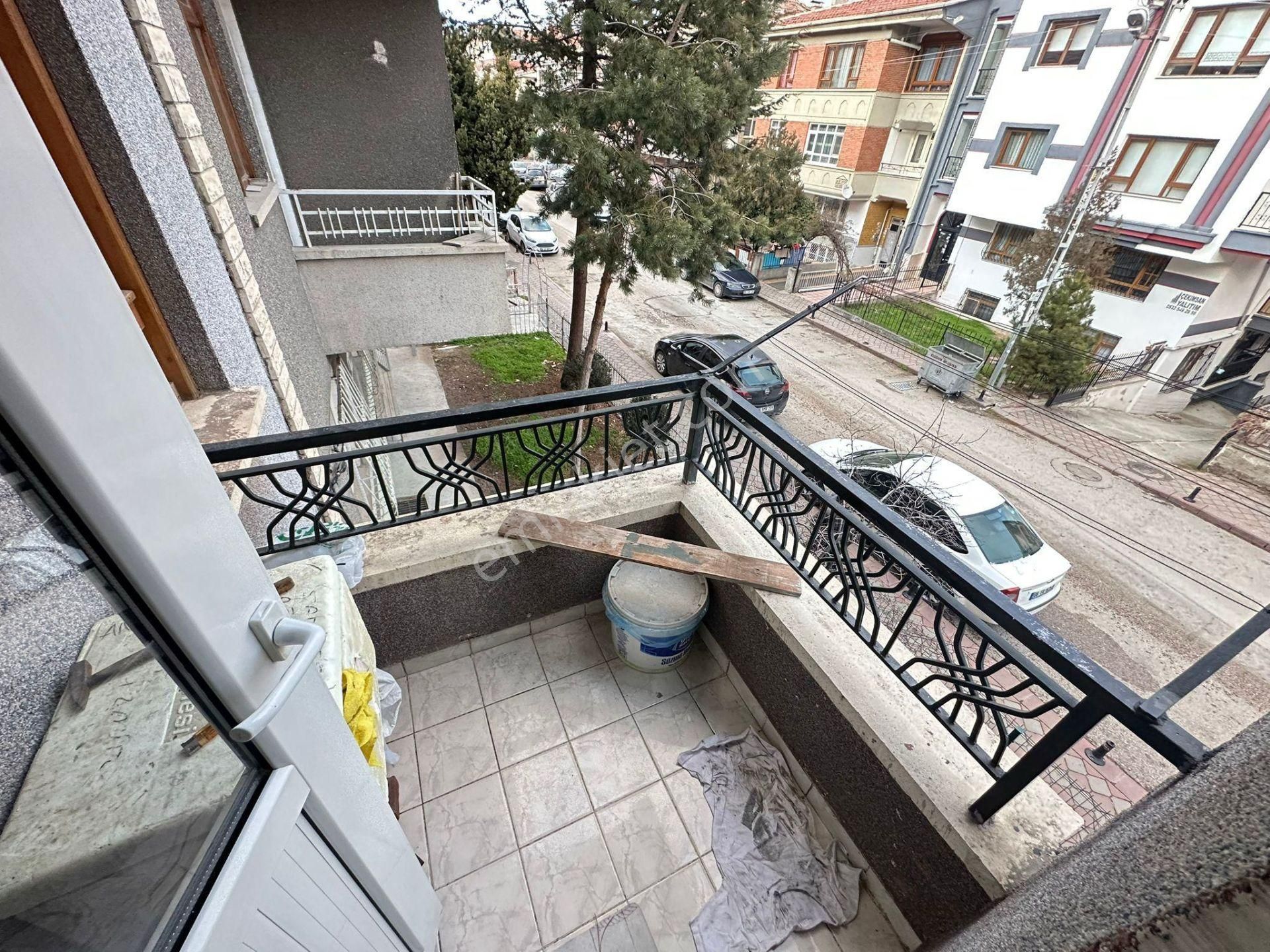 Yunus Emre Cad . Gata Hast. Yakını Orta Kat 3+1 Ön Cephe - Görsel 26