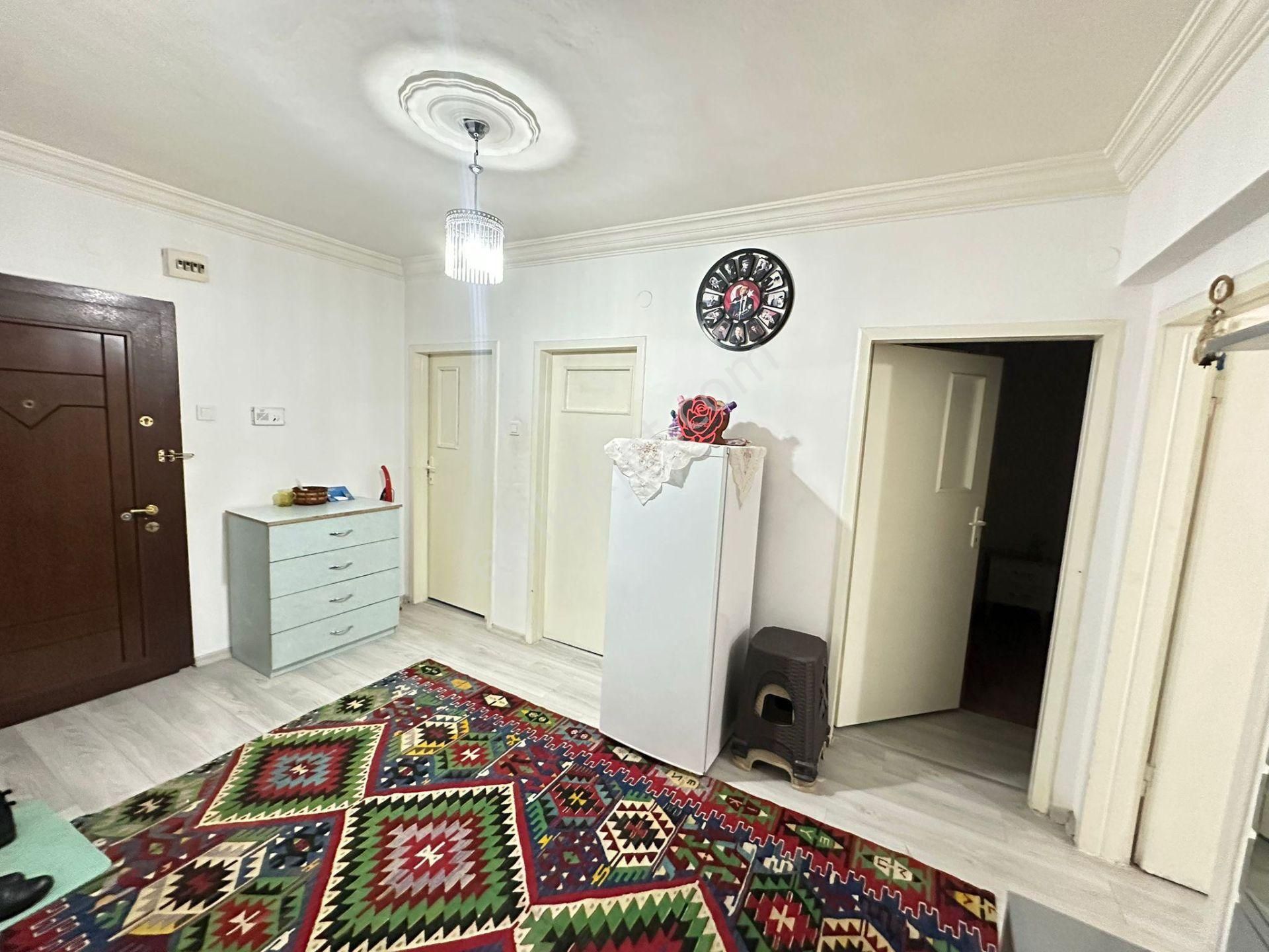 Yunus Emre Cad . Gata Hast. Yakını Orta Kat 3+1 Ön Cephe - Görsel 18