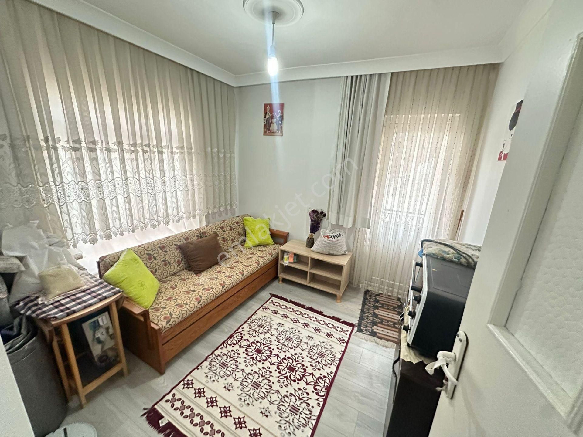 Yunus Emre Cad . Gata Hast. Yakını Orta Kat 3+1 Ön Cephe - Görsel 22