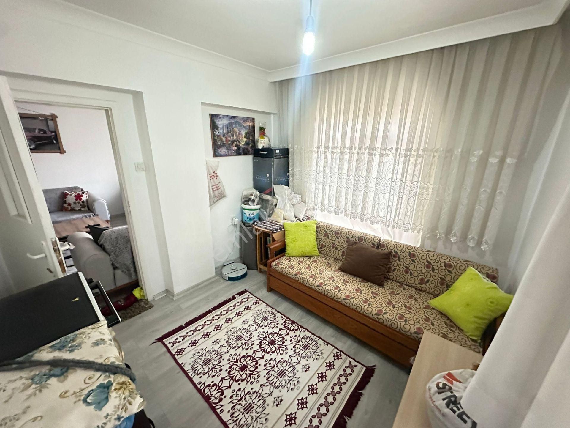 Yunus Emre Cad . Gata Hast. Yakını Orta Kat 3+1 Ön Cephe - Görsel 14