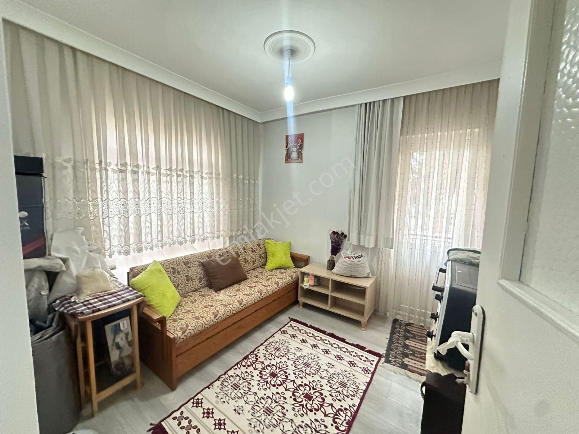 Yunus Emre Cad . Gata Hast. Yakını Orta Kat 3+1 Ön Cephe - Görsel 28