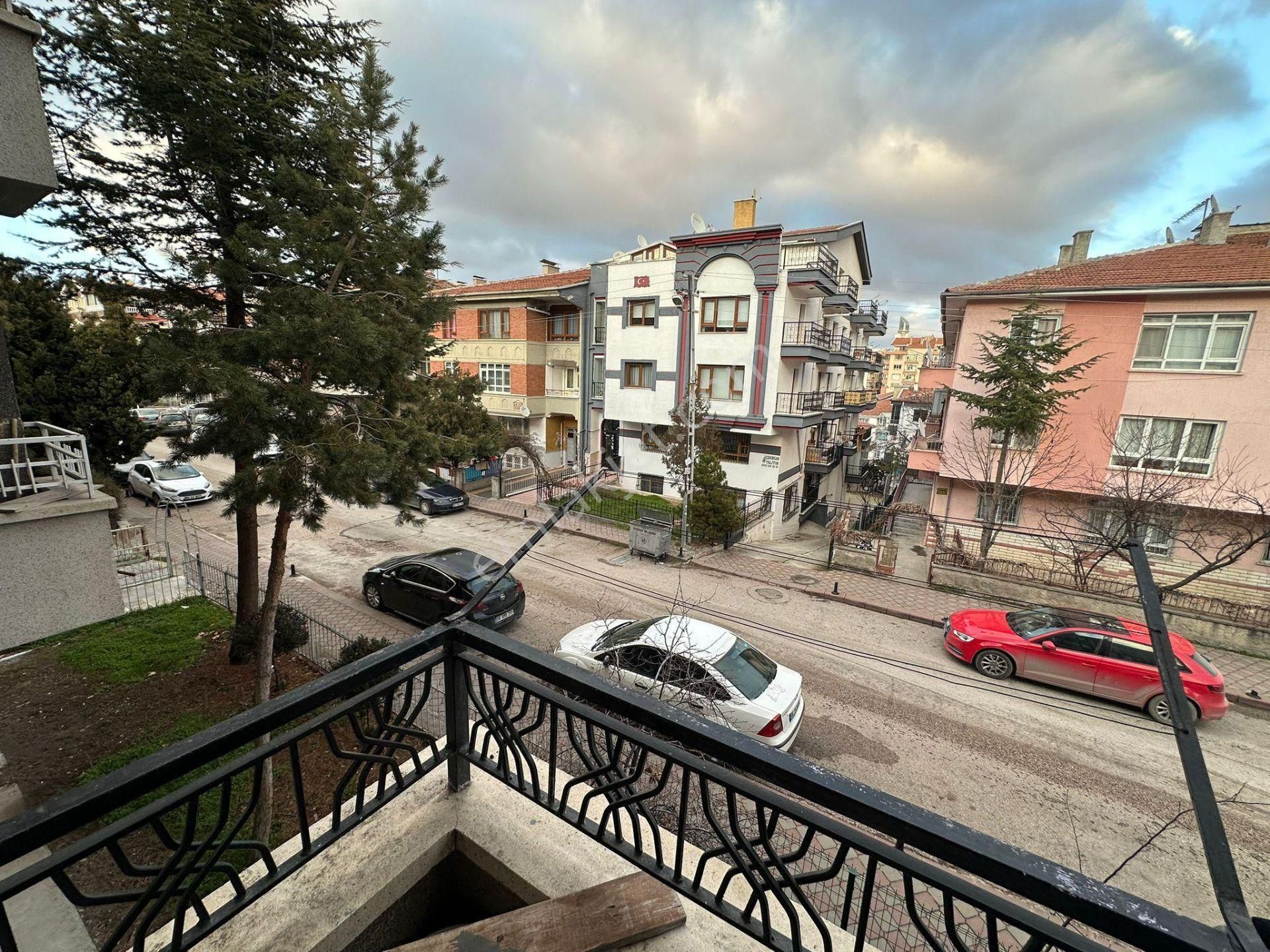 Yunus Emre Cad . Gata Hast. Yakını Orta Kat 3+1 Ön Cephe - Görsel 30