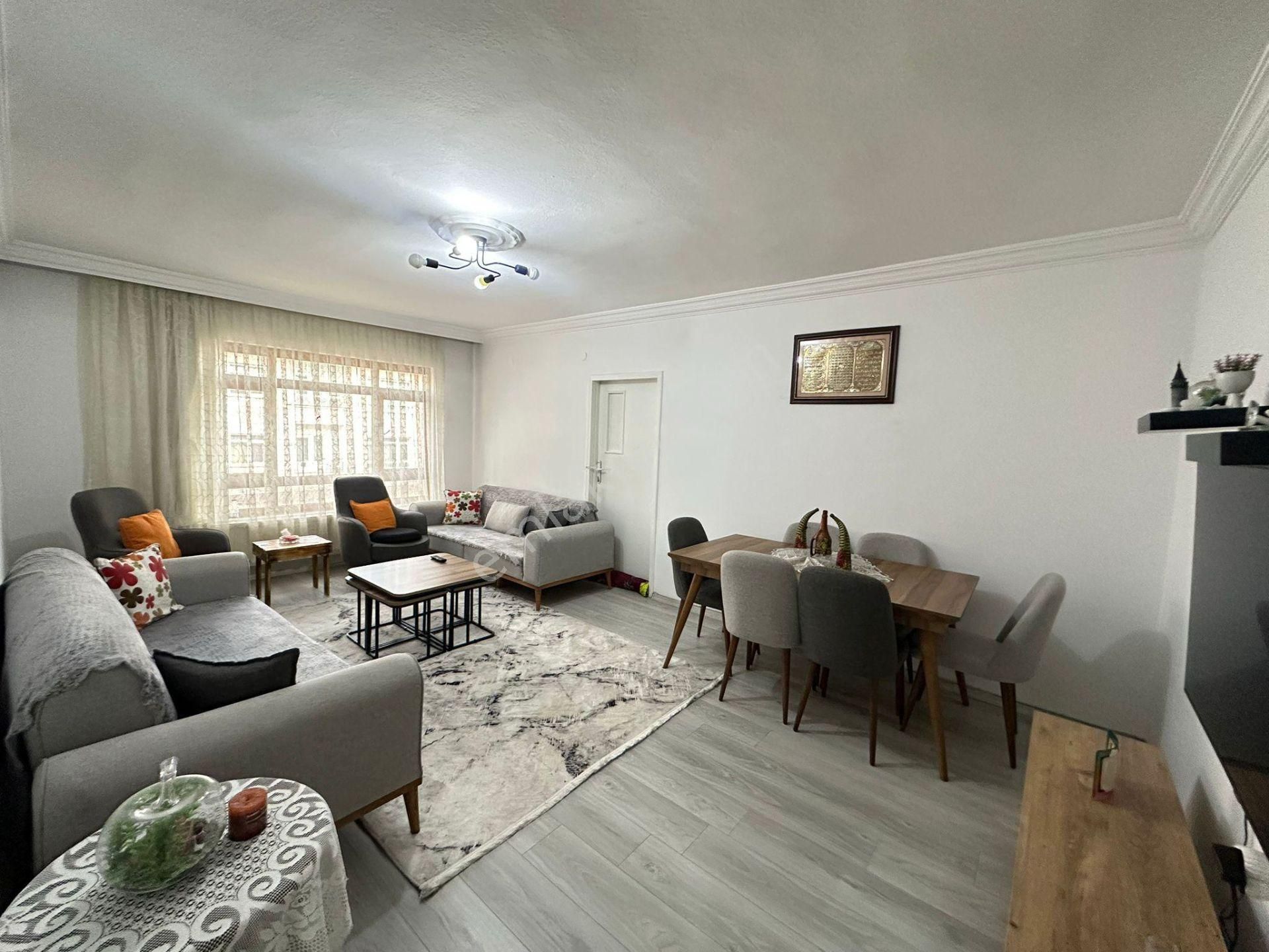 Yunus Emre Cad . Gata Hast. Yakını Orta Kat 3+1 Ön Cephe - Görsel 8