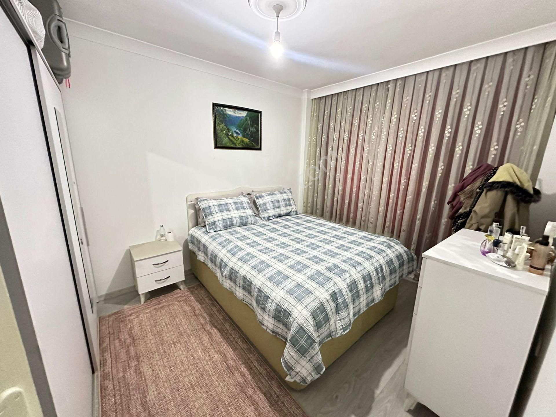 Yunus Emre Cad . Gata Hast. Yakını Orta Kat 3+1 Ön Cephe - Görsel 15