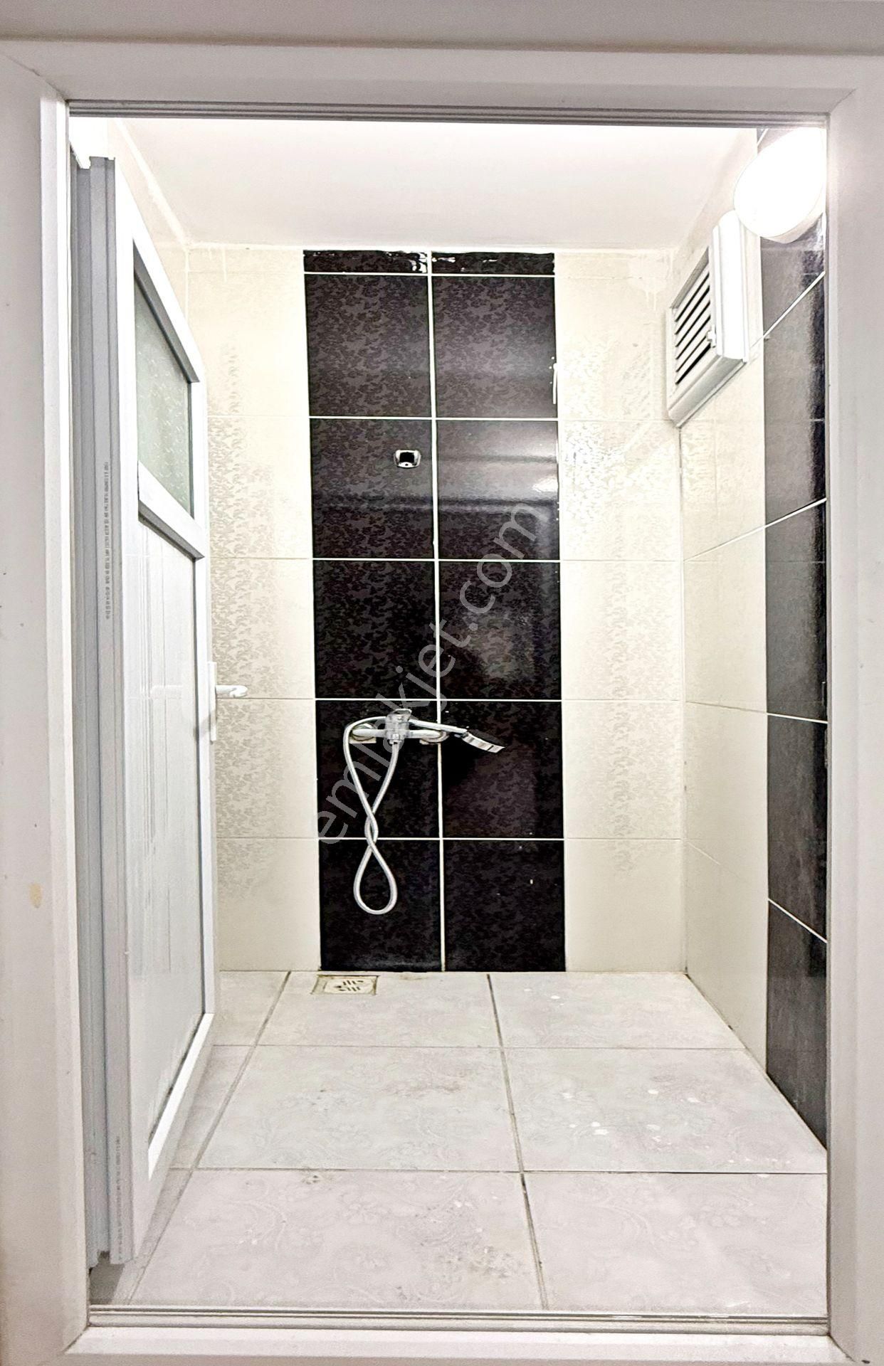 Yakuplu'da Diş Hastanesine Yakın Geniş 3+1 Kiralık Ara Kat Daire - Görsel 13