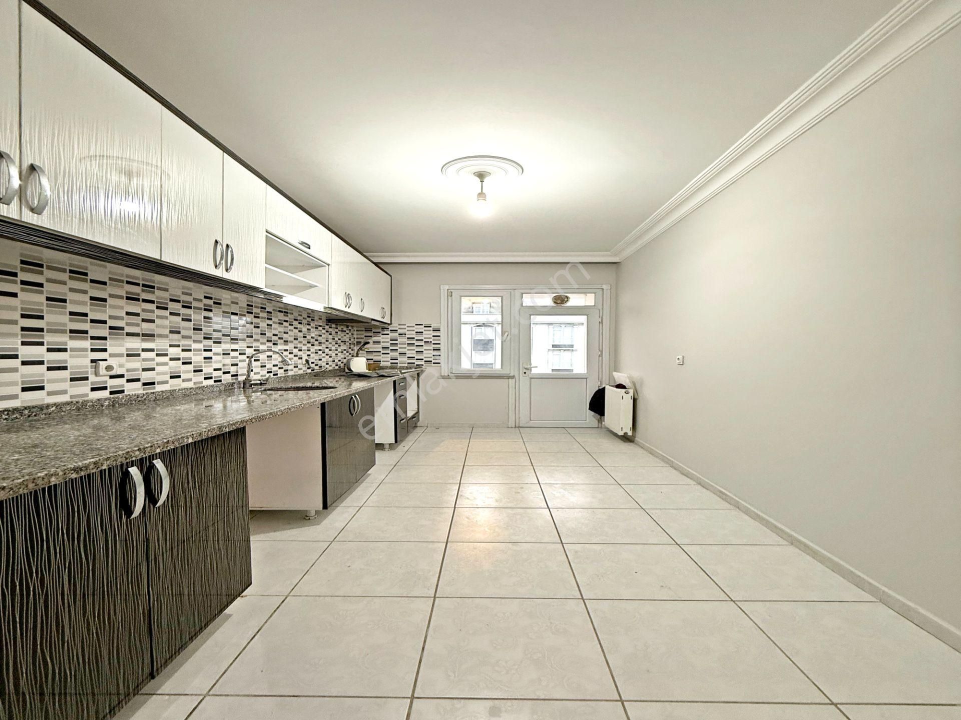 Yakuplu'da Diş Hastanesine Yakın Geniş 3+1 Kiralık Ara Kat Daire - Görsel 5