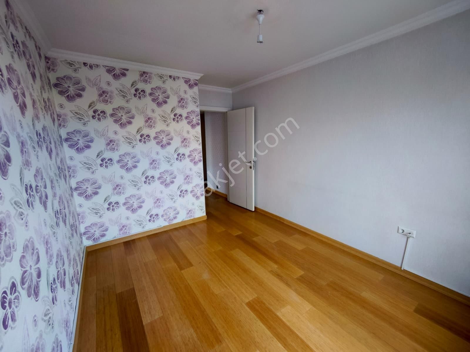 Şehrin En Merkezi Konumun Da Güvenlikli Site De 3+1 Daire Fırst - Görsel 24