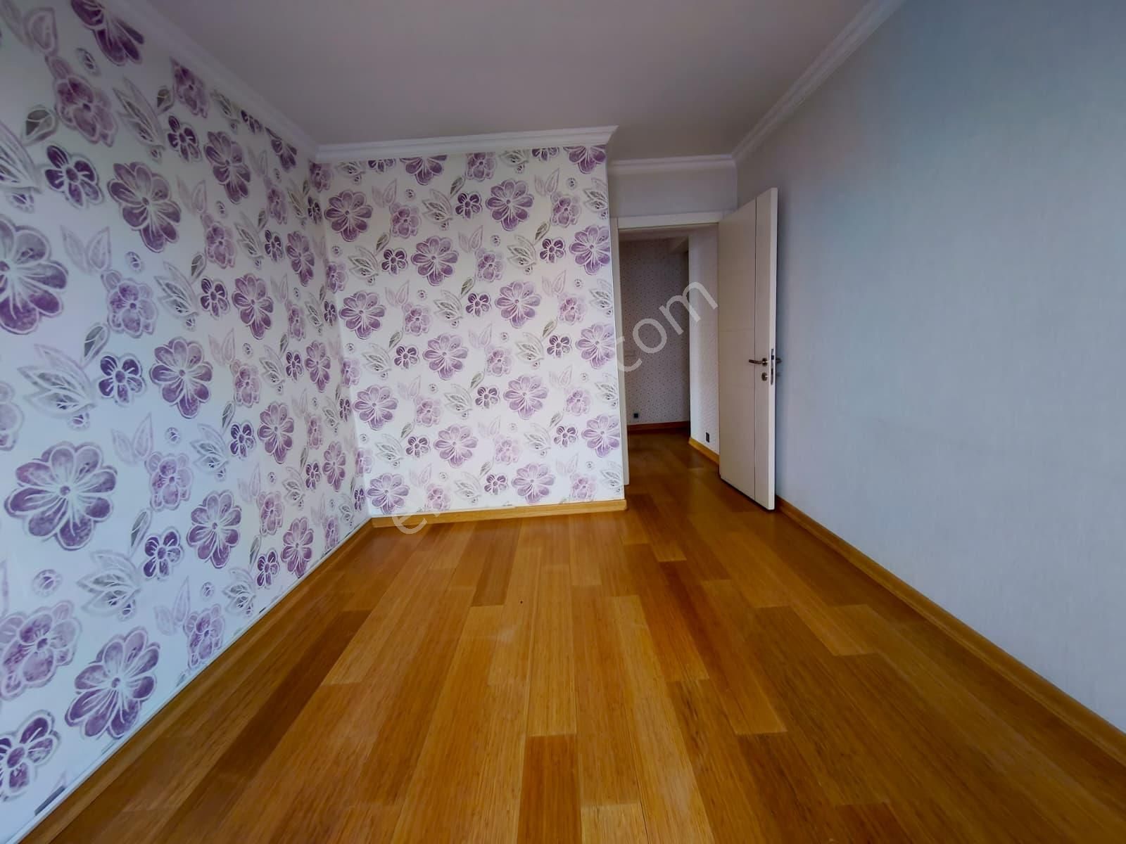 Şehrin En Merkezi Konumun Da Güvenlikli Site De 3+1 Daire Fırst - Görsel 28