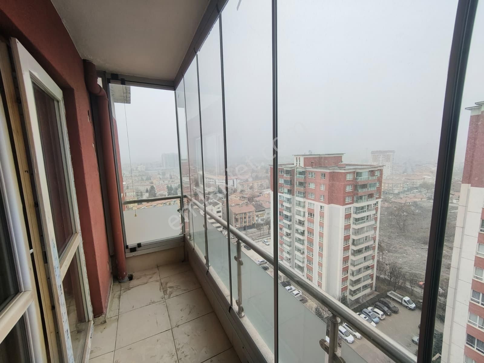 Şehrin En Merkezi Konumun Da Güvenlikli Site De 3+1 Daire Fırst - Görsel 19