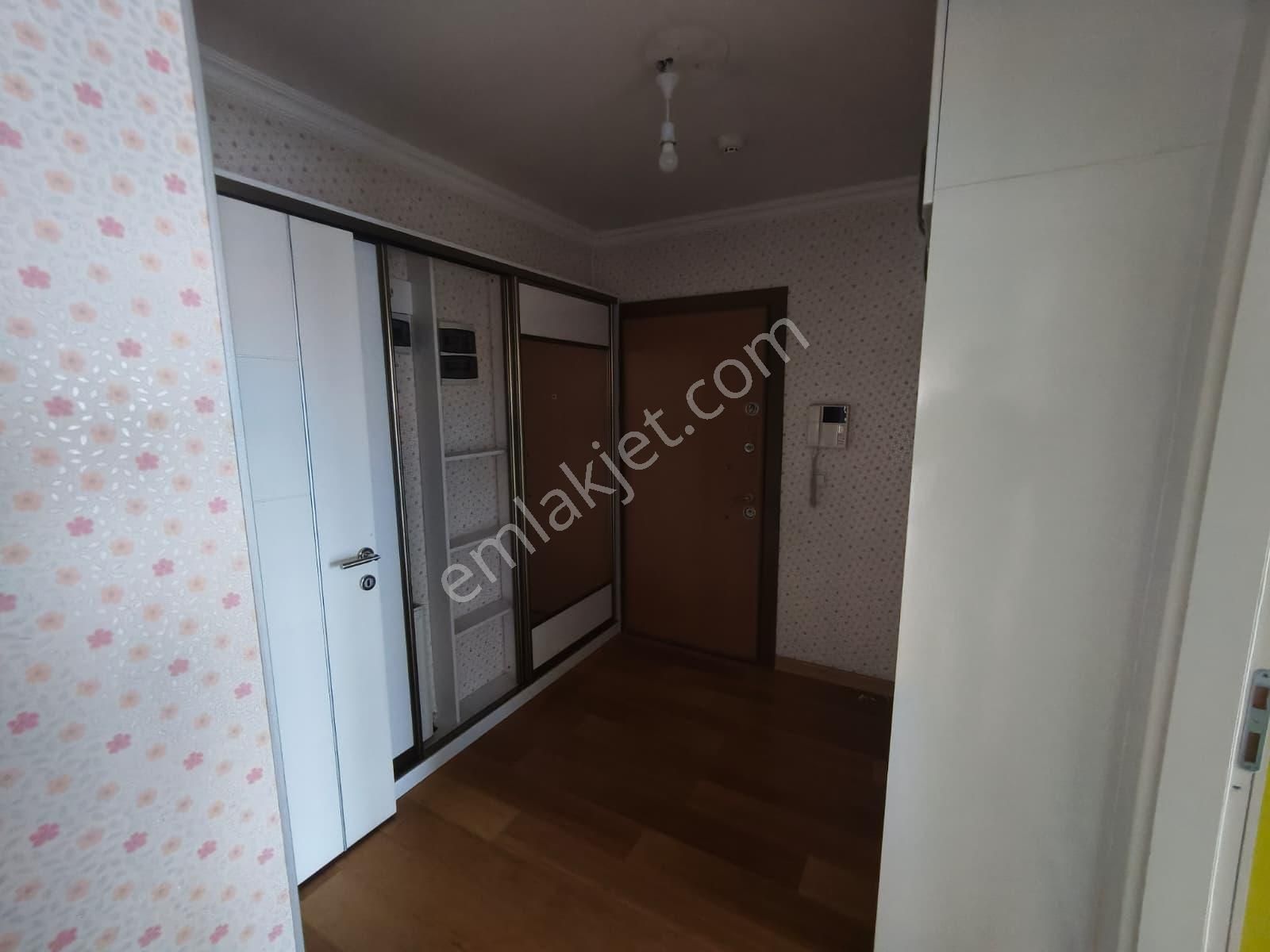 Şehrin En Merkezi Konumun Da Güvenlikli Site De 3+1 Daire Fırst - Görsel 3