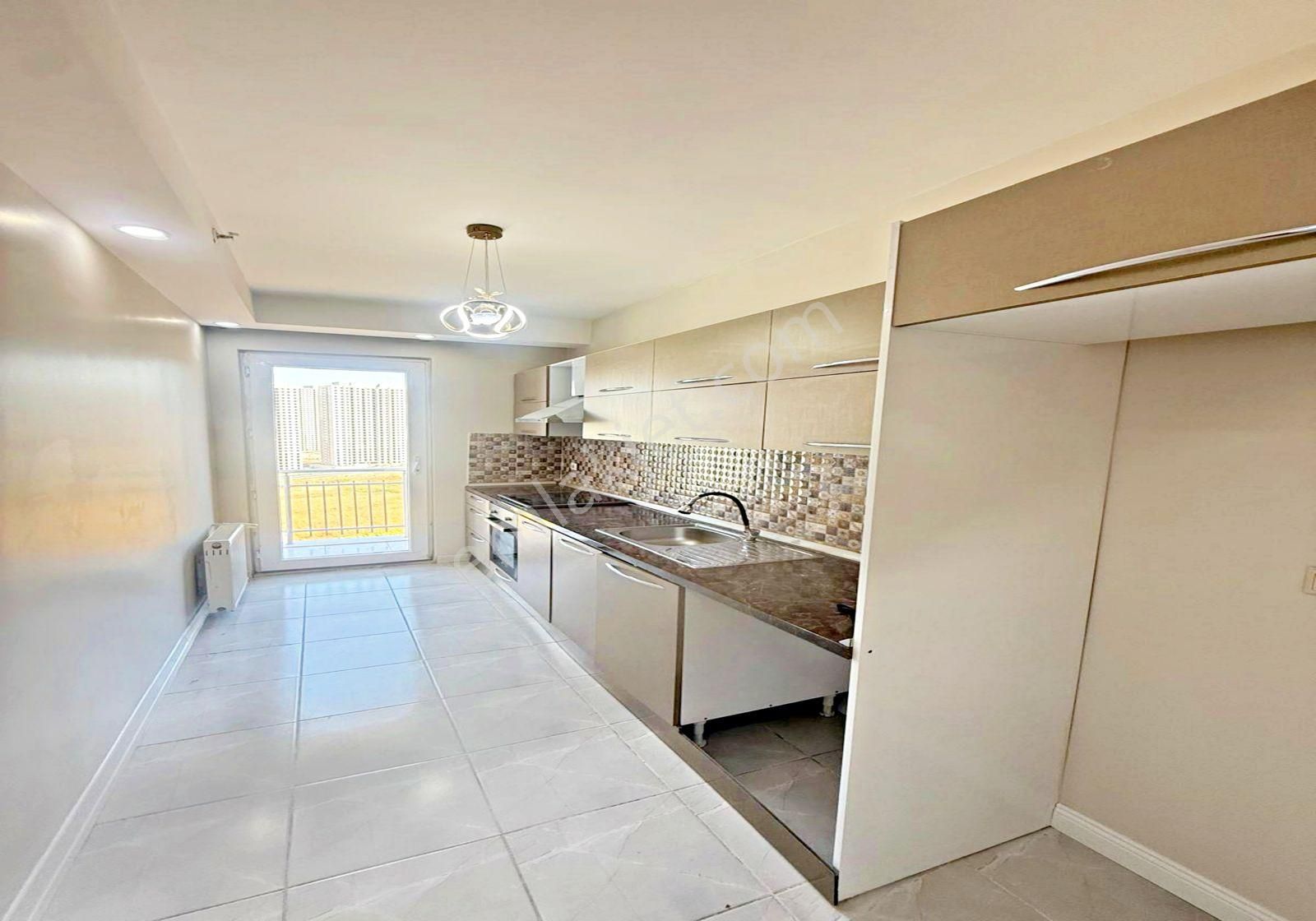 Gümüşpark Sitesinde Geniş Ailelere Uygun Ebeveyn Banyolu 3+1 Satılık Arakat Daire - Görsel 3