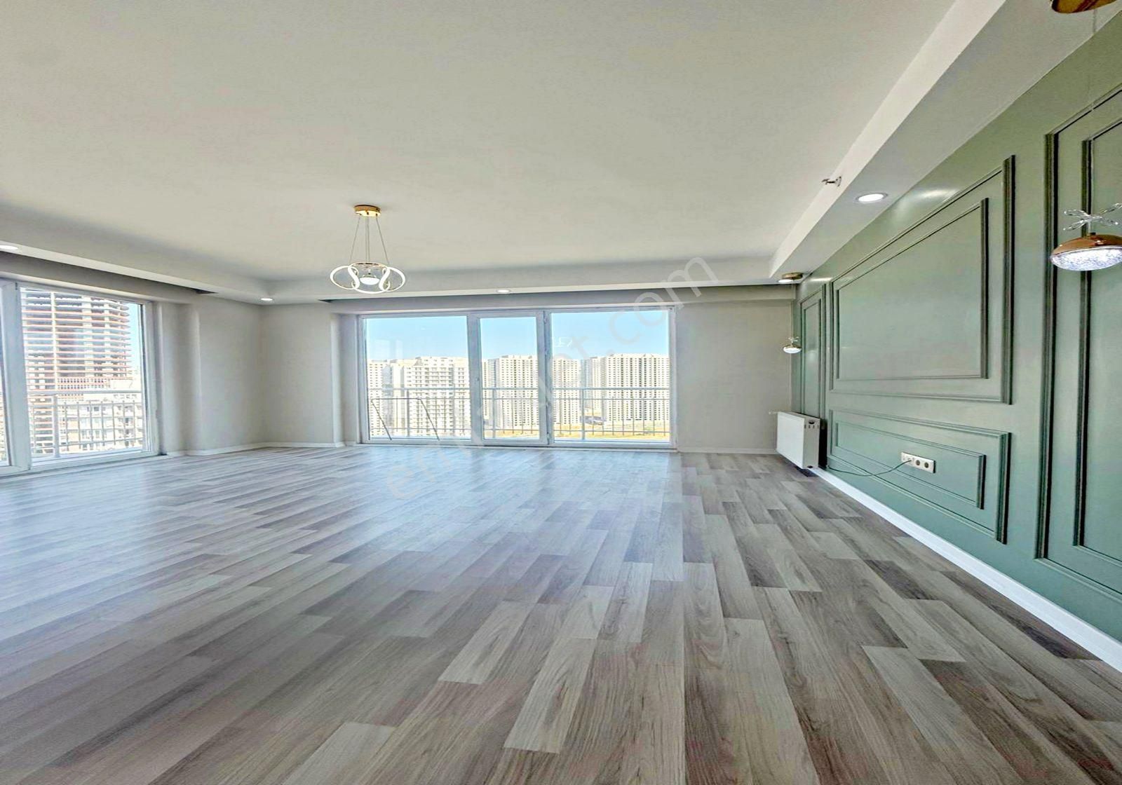 Gümüşpark Sitesinde Geniş Ailelere Uygun Ebeveyn Banyolu 3+1 Satılık Arakat Daire