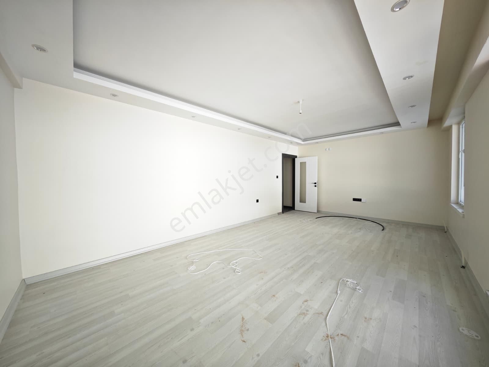 Bostancık'ta Sıfır Bina 3+1 Satılık Giriş Kat Daire !! - Görsel 8