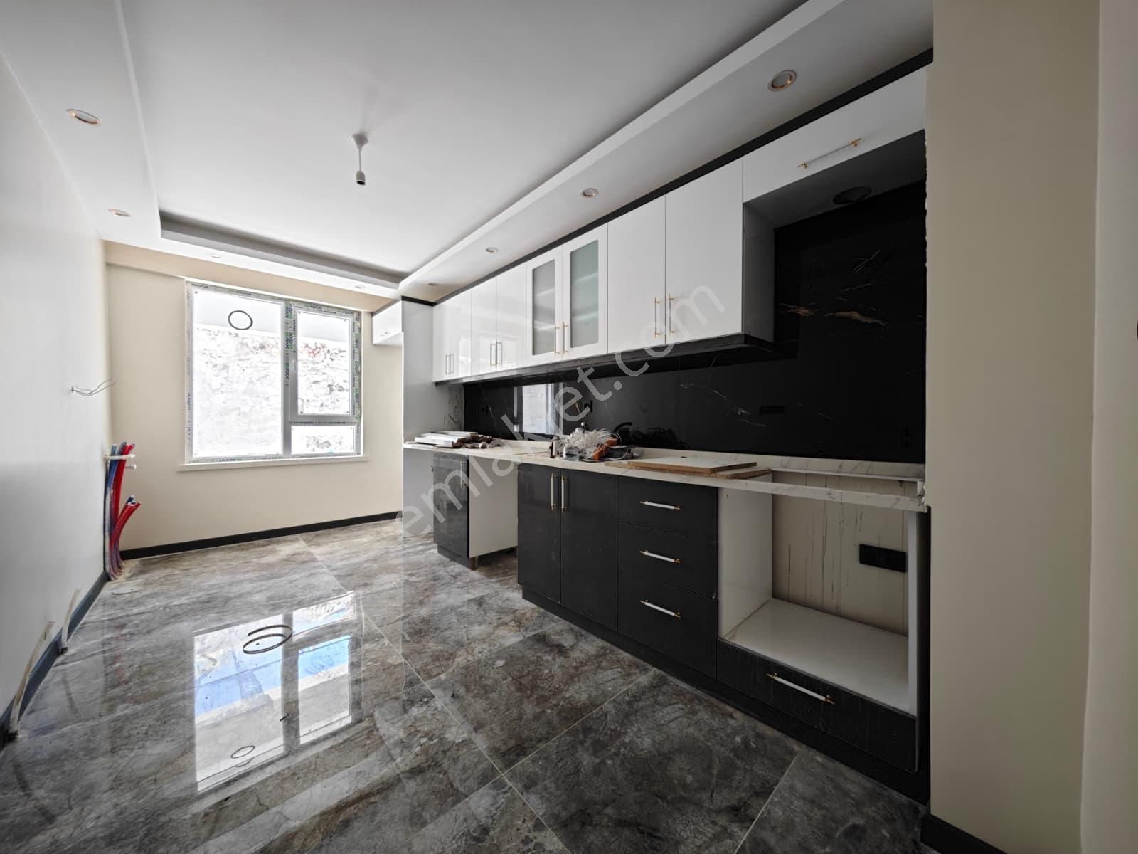 Bostancık'ta Sıfır Bina 3+1 Satılık Giriş Kat Daire !! - Görsel 2