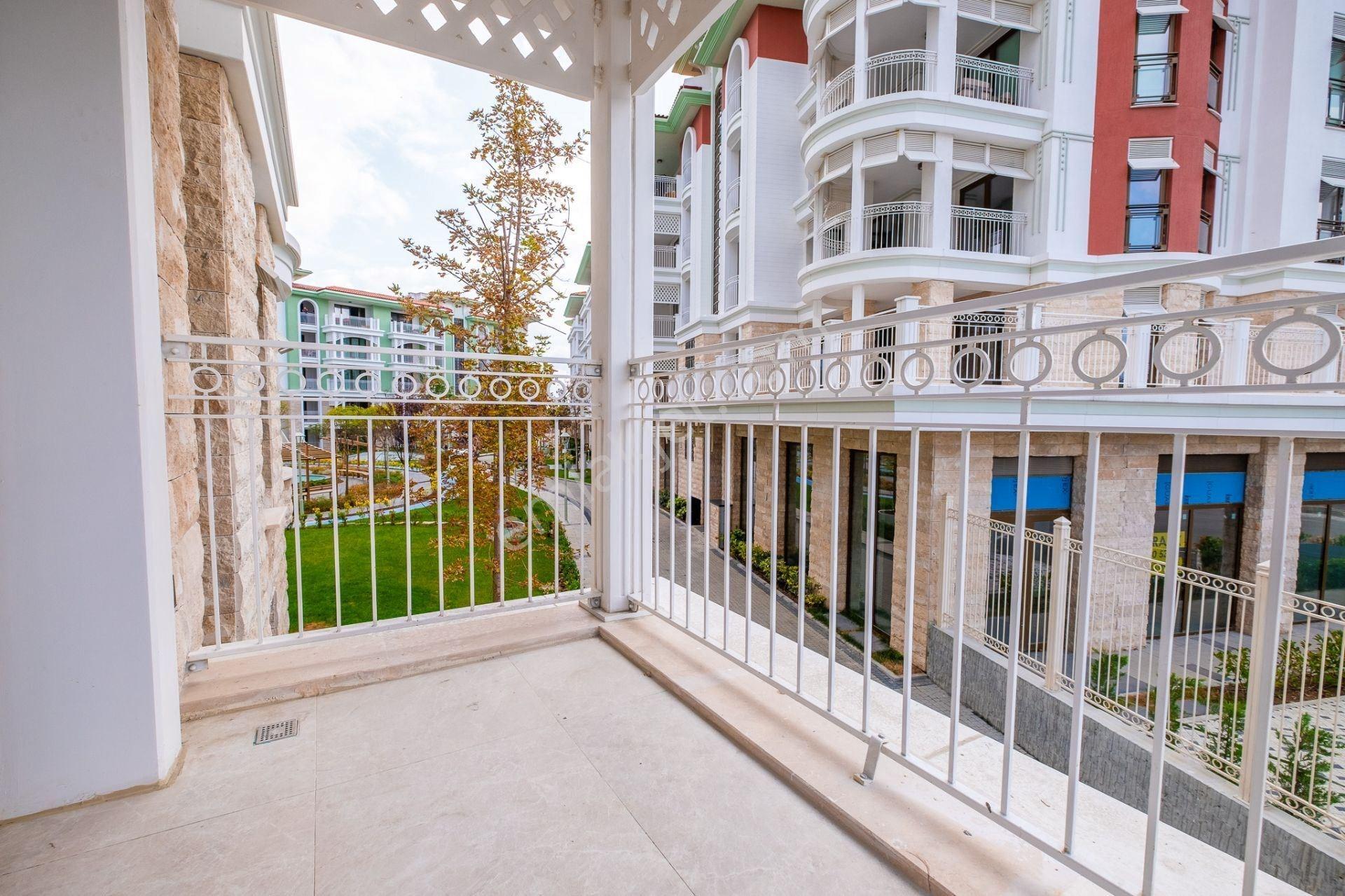 Florya Evleri Emlak Konutta Geniş Metrekareli 4,5+1 Arakat - Görsel 23