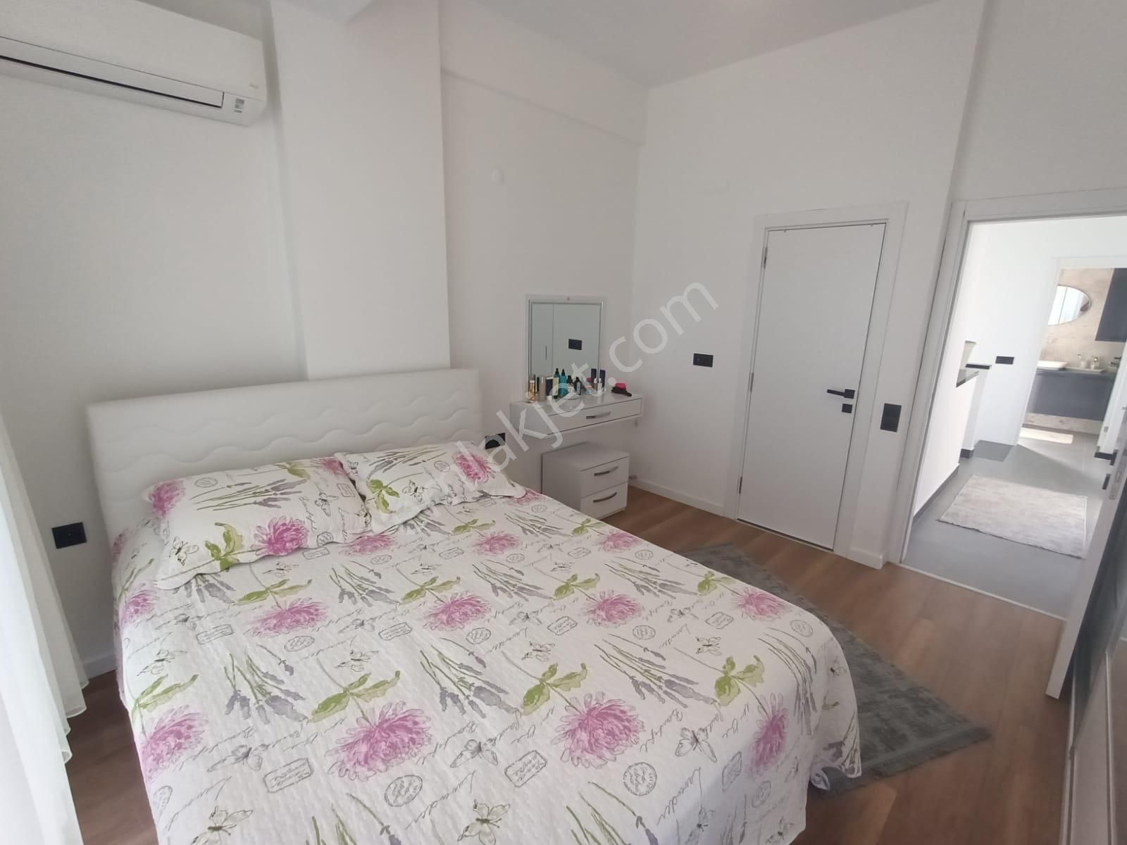 Kuşadası Davutlar Sahilinde 3+1 Tek Müstakil Havuzlu Sitede Köşe Villa - Görsel 24