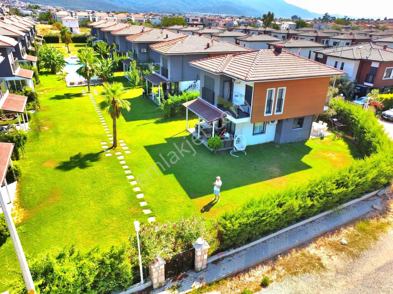 Kuşadası Davutlar Sahilinde 3+1 Tek Müstakil Havuzlu Sitede Köşe Villa - Görsel 4