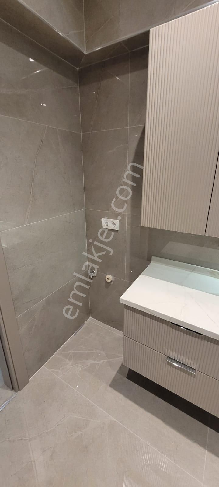 Şenesenevlerde İçi Tamamen Yenilenmiş Net 115m2 3+1 - Görsel 21