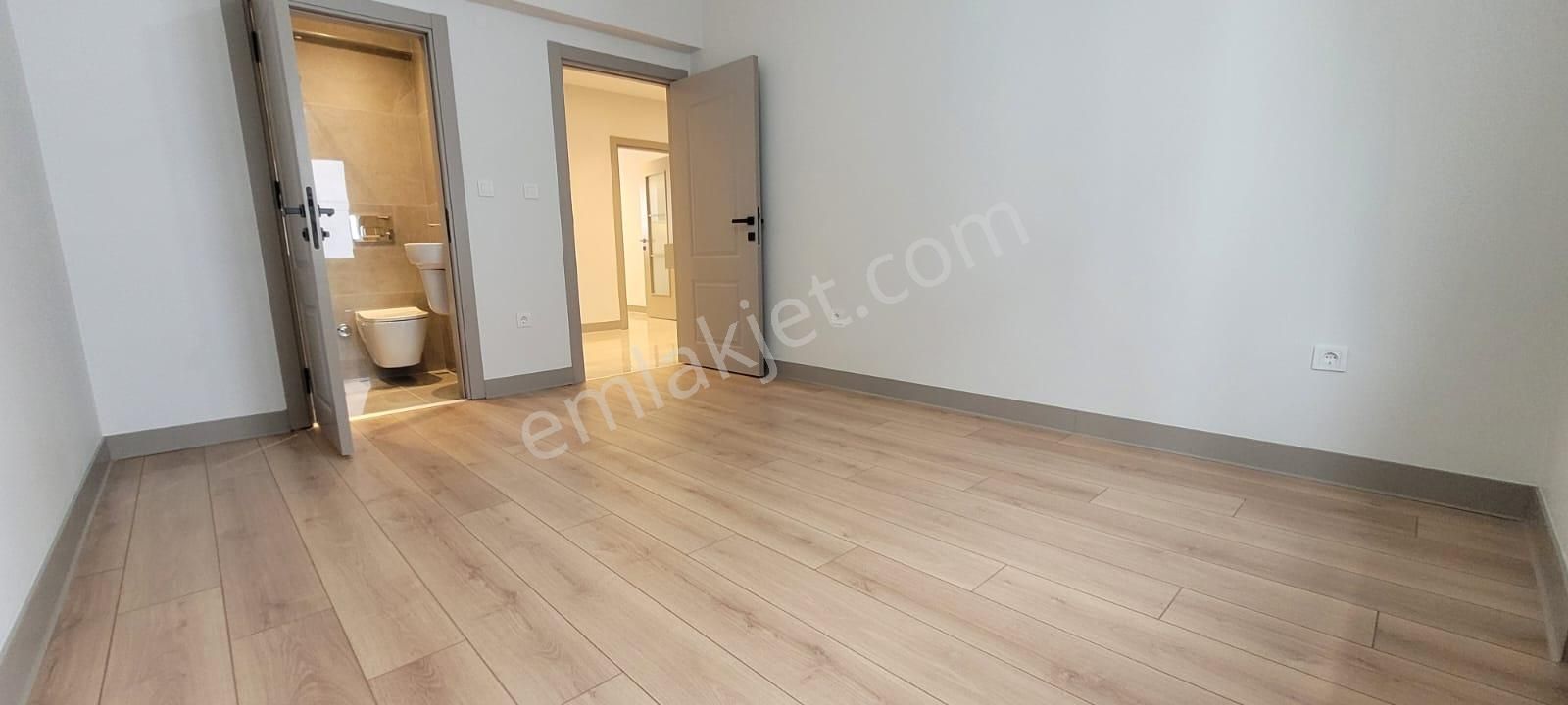 Şenesenevlerde İçi Tamamen Yenilenmiş Net 115m2 3+1 - Görsel 10