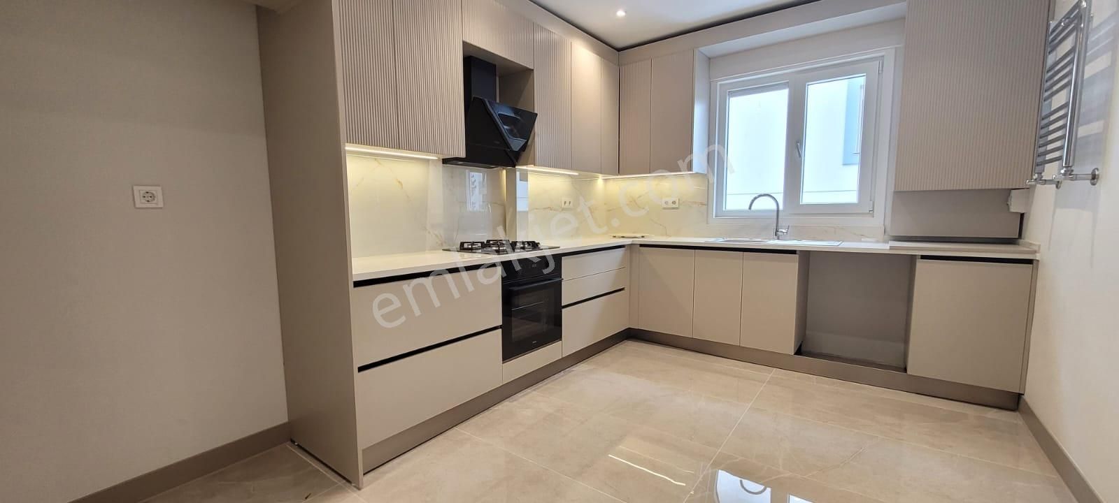 Şenesenevlerde İçi Tamamen Yenilenmiş Net 115m2 3+1 - Görsel 6