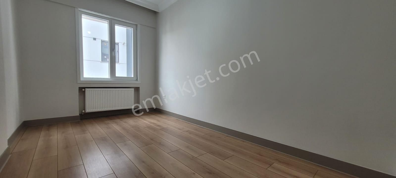 Şenesenevlerde İçi Tamamen Yenilenmiş Net 115m2 3+1 - Görsel 15