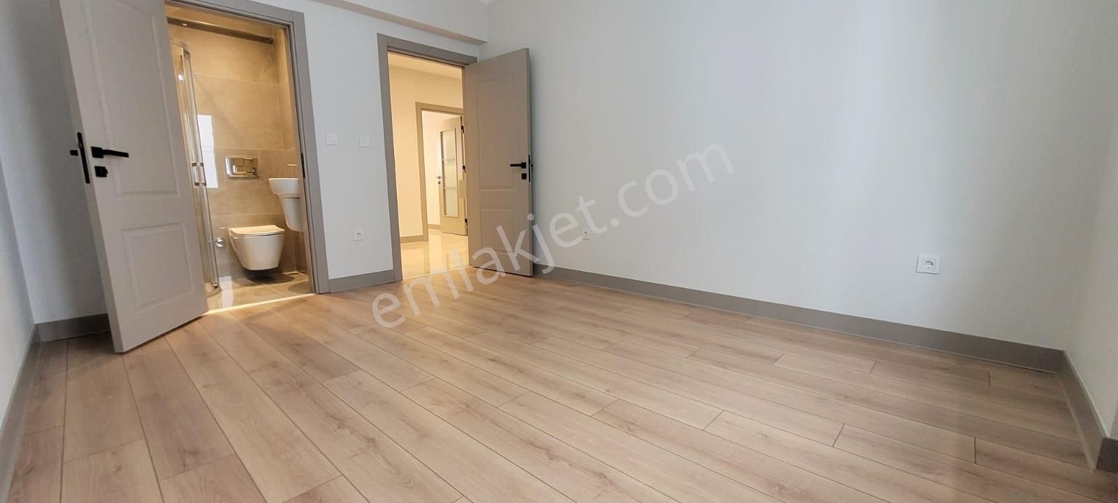 Şenesenevlerde İçi Tamamen Yenilenmiş Net 115m2 3+1 - Görsel 11