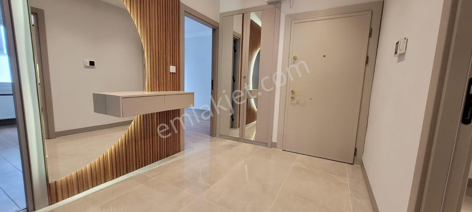 Şenesenevlerde İçi Tamamen Yenilenmiş Net 115m2 3+1 - Görsel 8