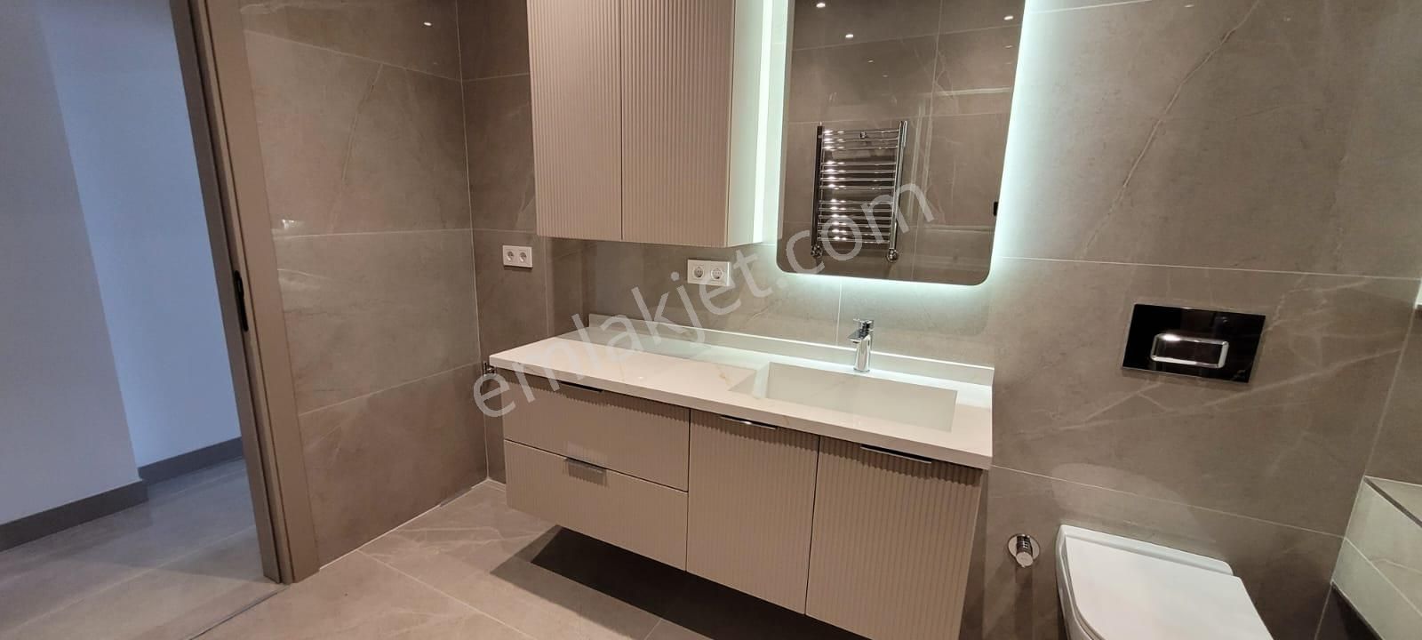 Şenesenevlerde İçi Tamamen Yenilenmiş Net 115m2 3+1 - Görsel 16