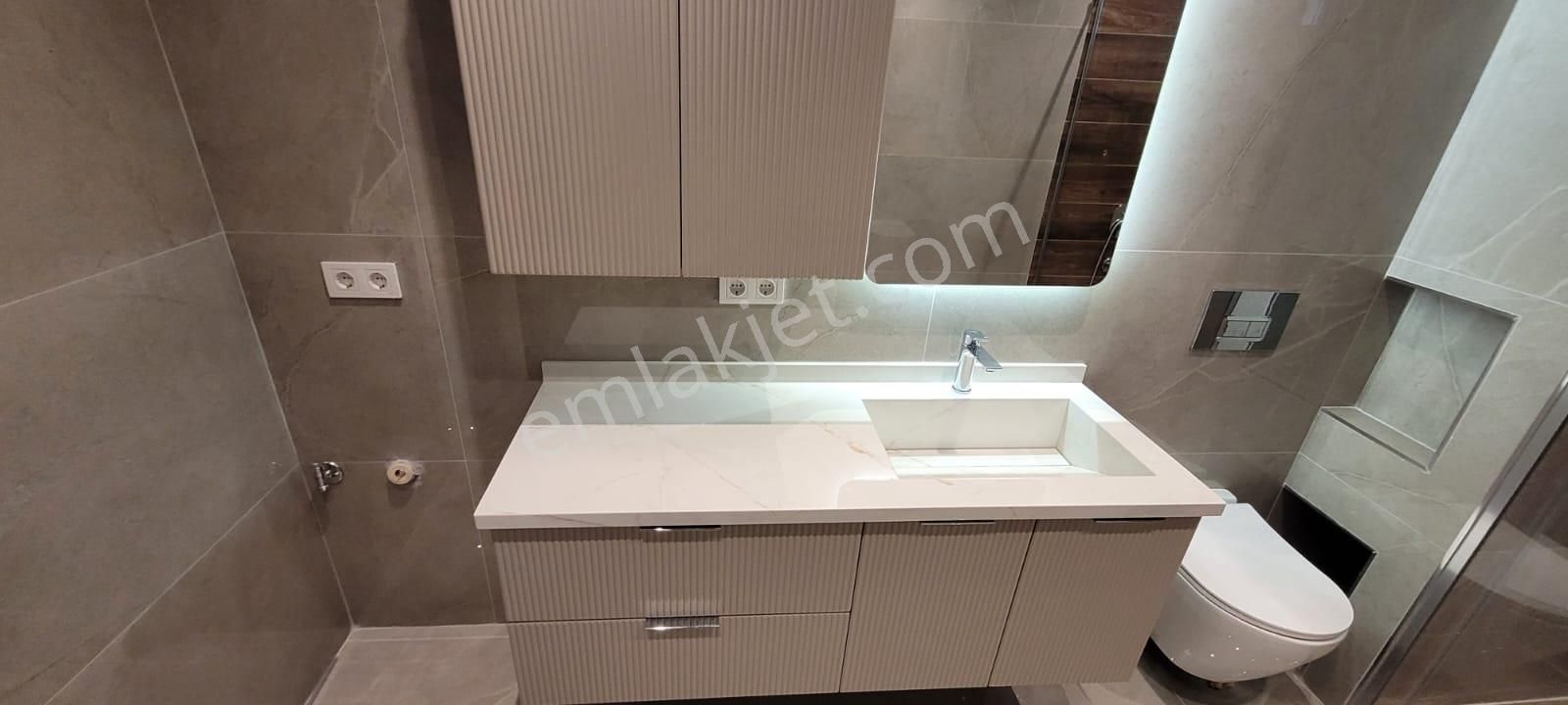 Şenesenevlerde İçi Tamamen Yenilenmiş Net 115m2 3+1 - Görsel 18