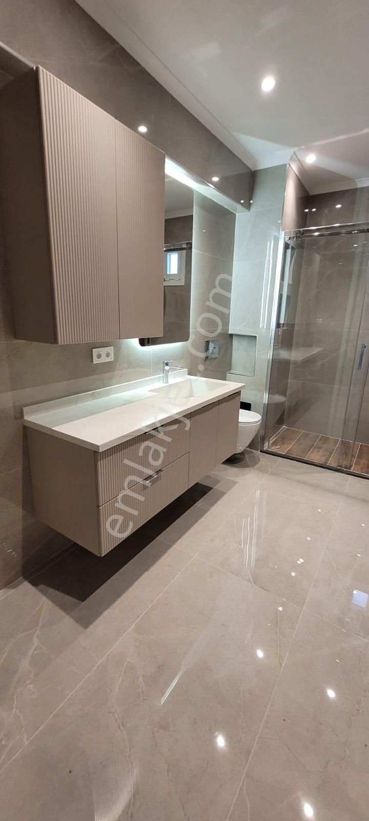 Şenesenevlerde İçi Tamamen Yenilenmiş Net 115m2 3+1 - Görsel 17